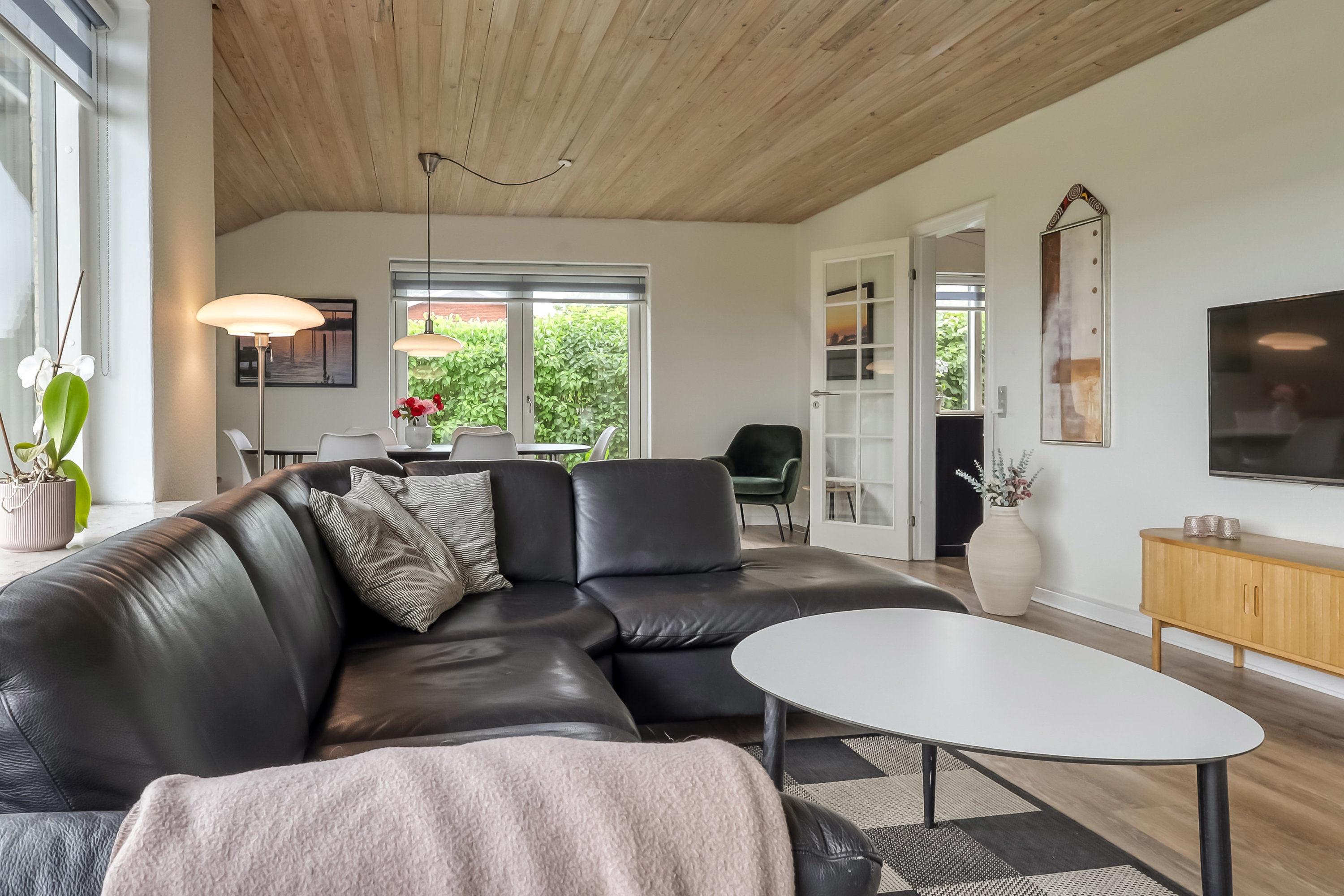 Fremhævet stue billede i fuldskærmstilstand. Billede af Vievej 5, Tåsinge, 5700 Svendborg