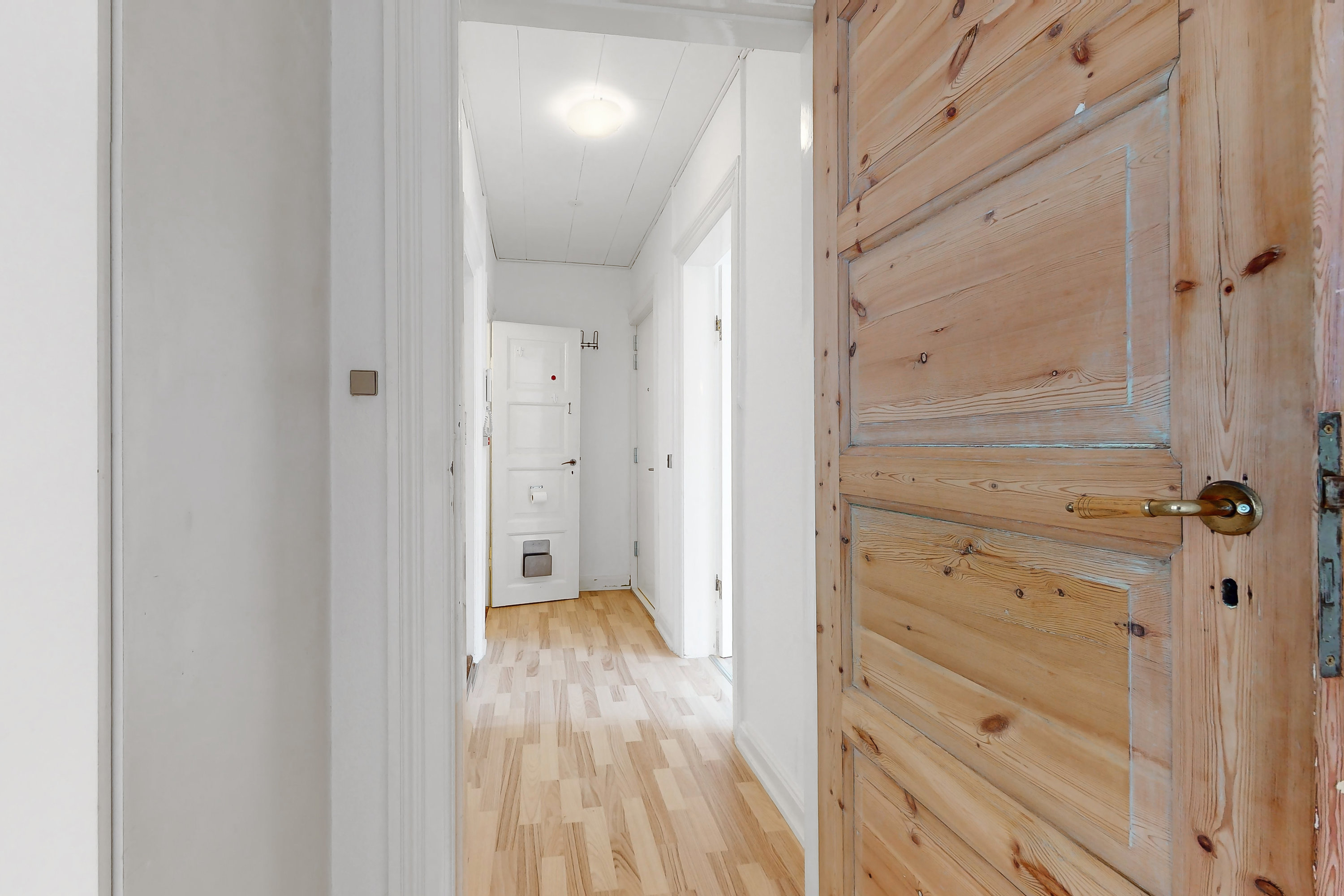 Fremhævet fordelingsgang billede i fuldskærmstilstand. Billede af Sjællandsgade 93, 1. tv., 9000 Aalborg