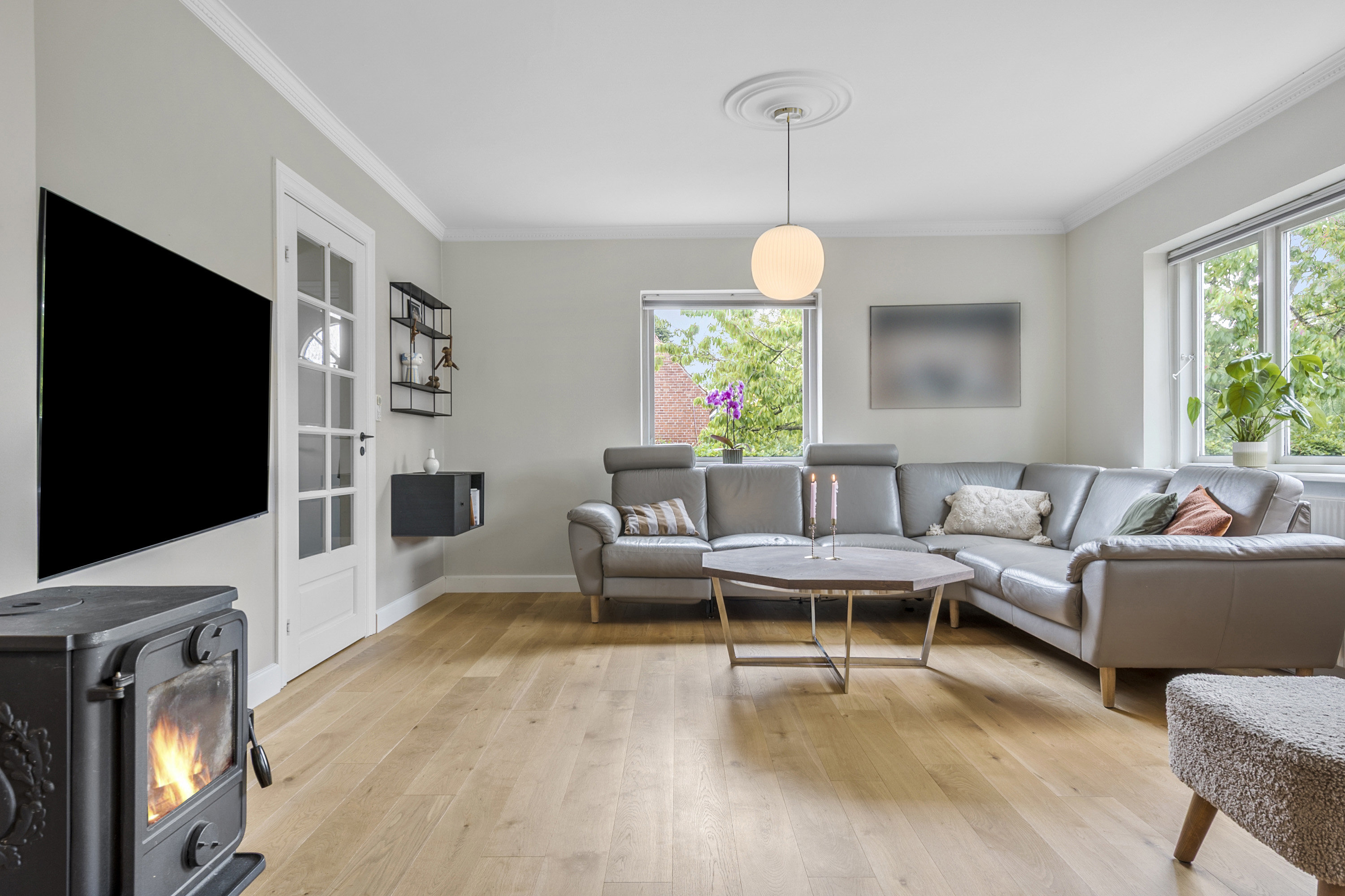 Fremhævet stue billede i fuldskærmstilstand. Billede af Skovhusvænget 5, 4632 Bjæverskov