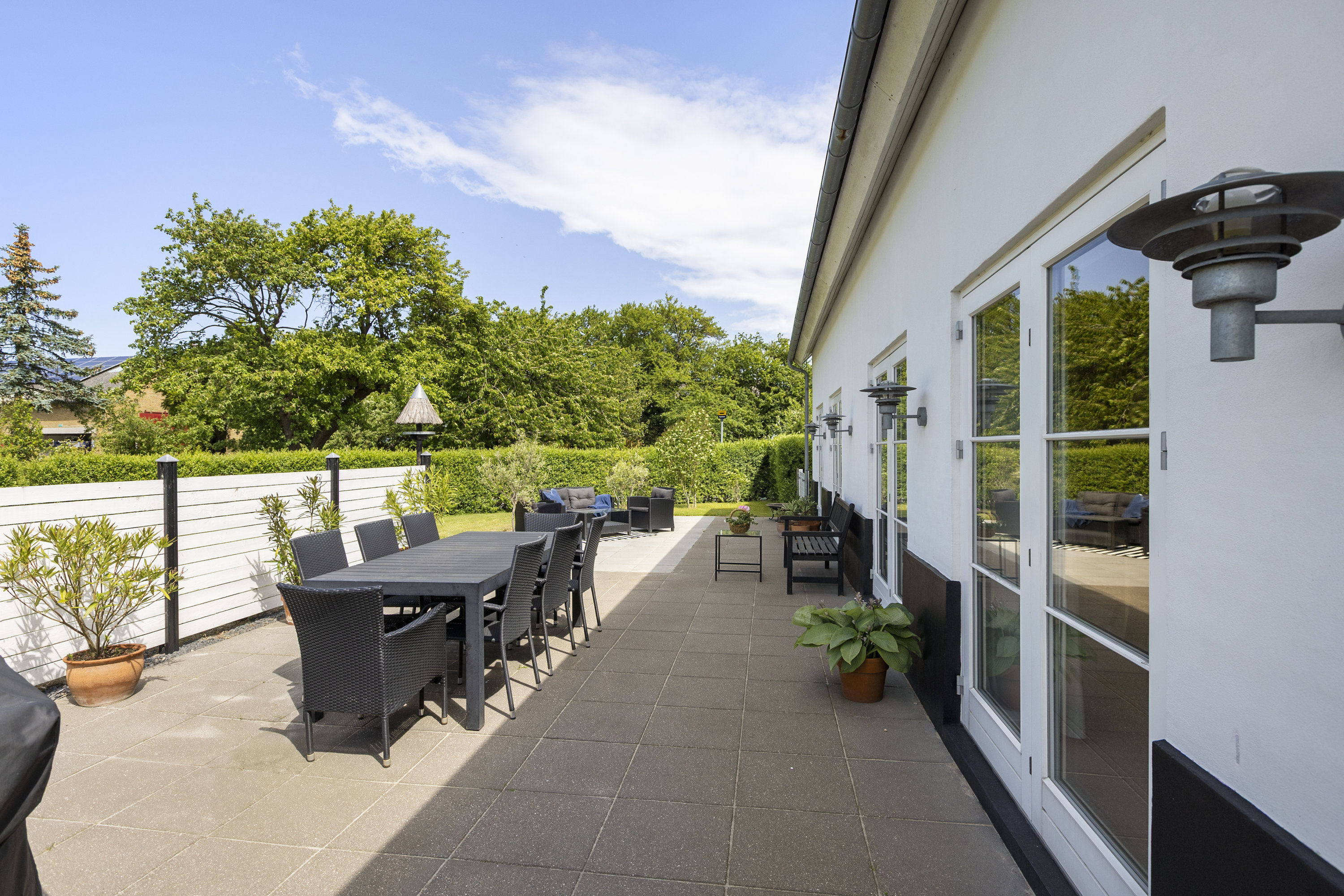 Fremhævet terrasse billede i fuldskærmstilstand. Billede af Møllevangen 11, Rørby, 4400 Kalundborg