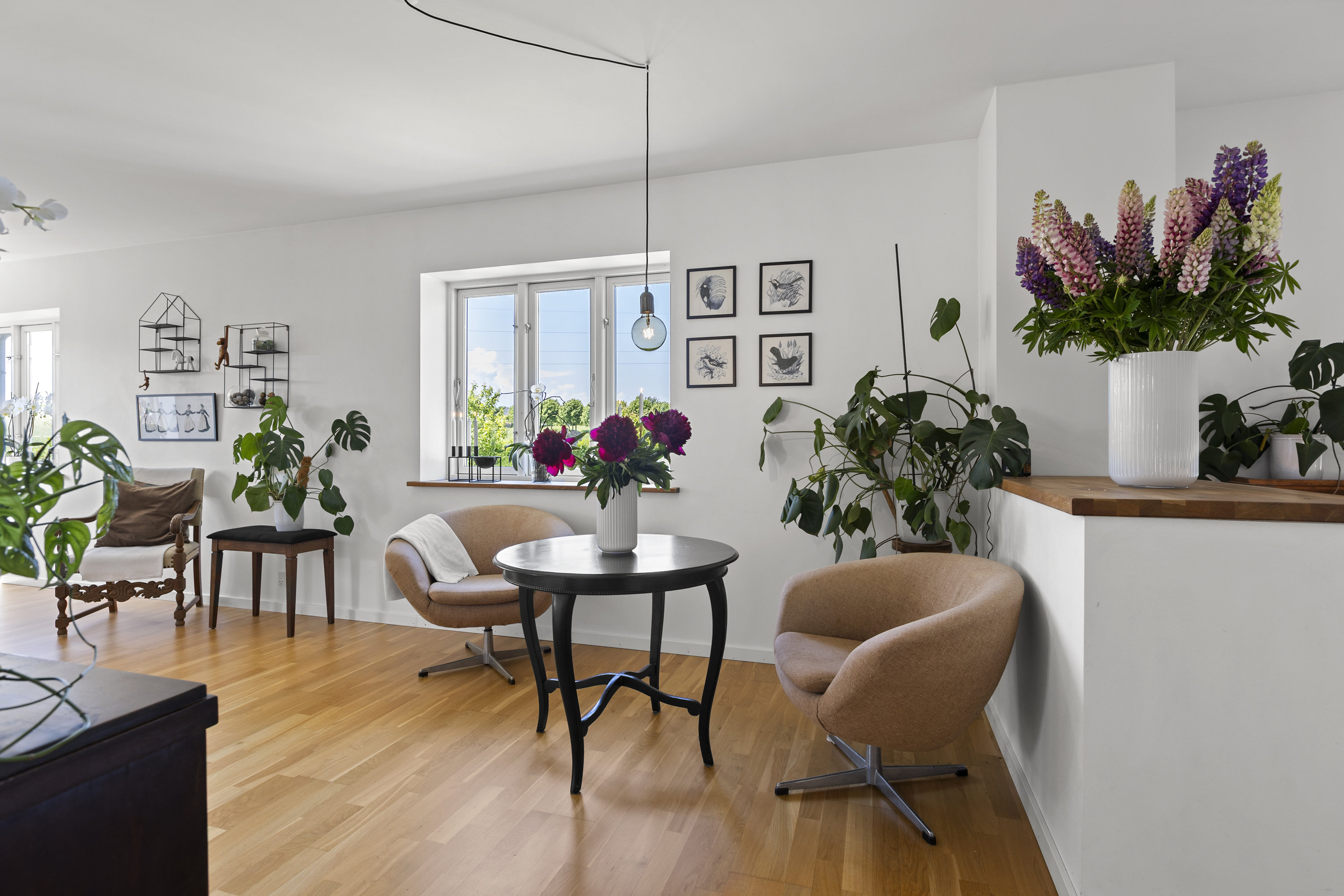 Fremhævet stue billede i fuldskærmstilstand. Billede af Møllevangen 11, Rørby, 4400 Kalundborg