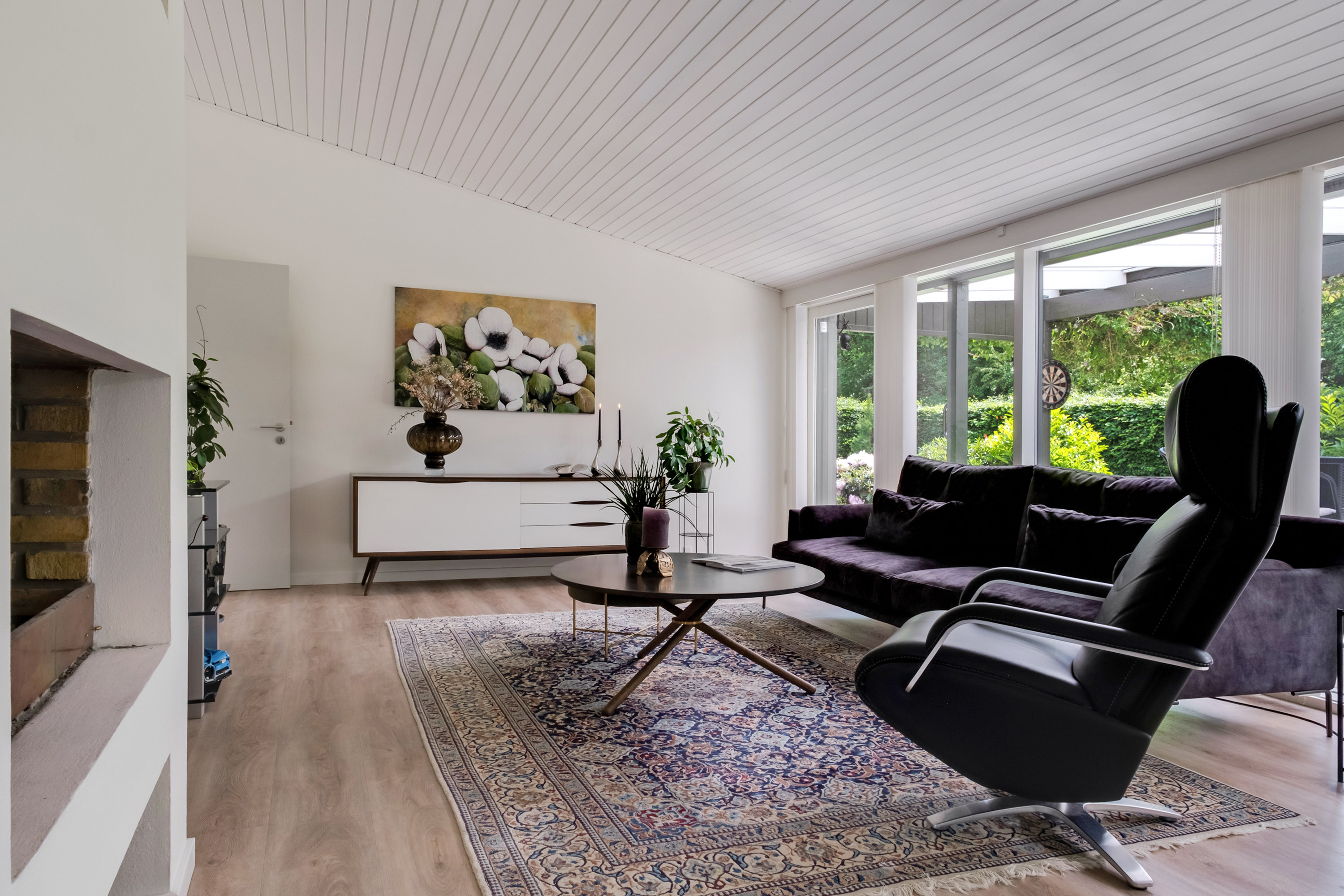 Fremhævet stue billede i fuldskærmstilstand. Billede af Stensgårdvænget 18, 5230 Odense M