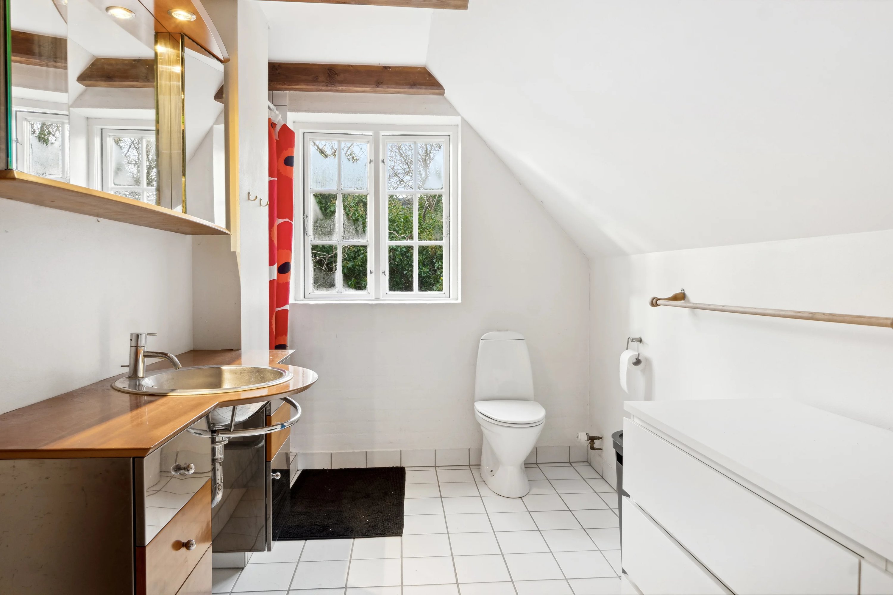 Fremhævet badeværelse billede i fuldskærmstilstand. Billede af Åbyvejen 45, 5881 Skårup Fyn