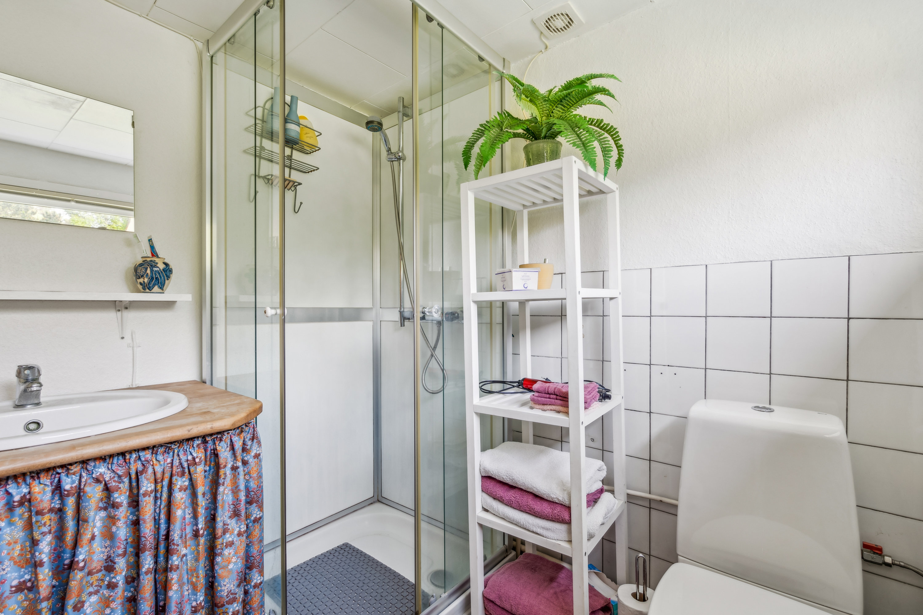 Fremhævet badeværelse billede i fuldskærmstilstand. Billede af Østerbyvejen 78, Østerby, 9940 Læsø