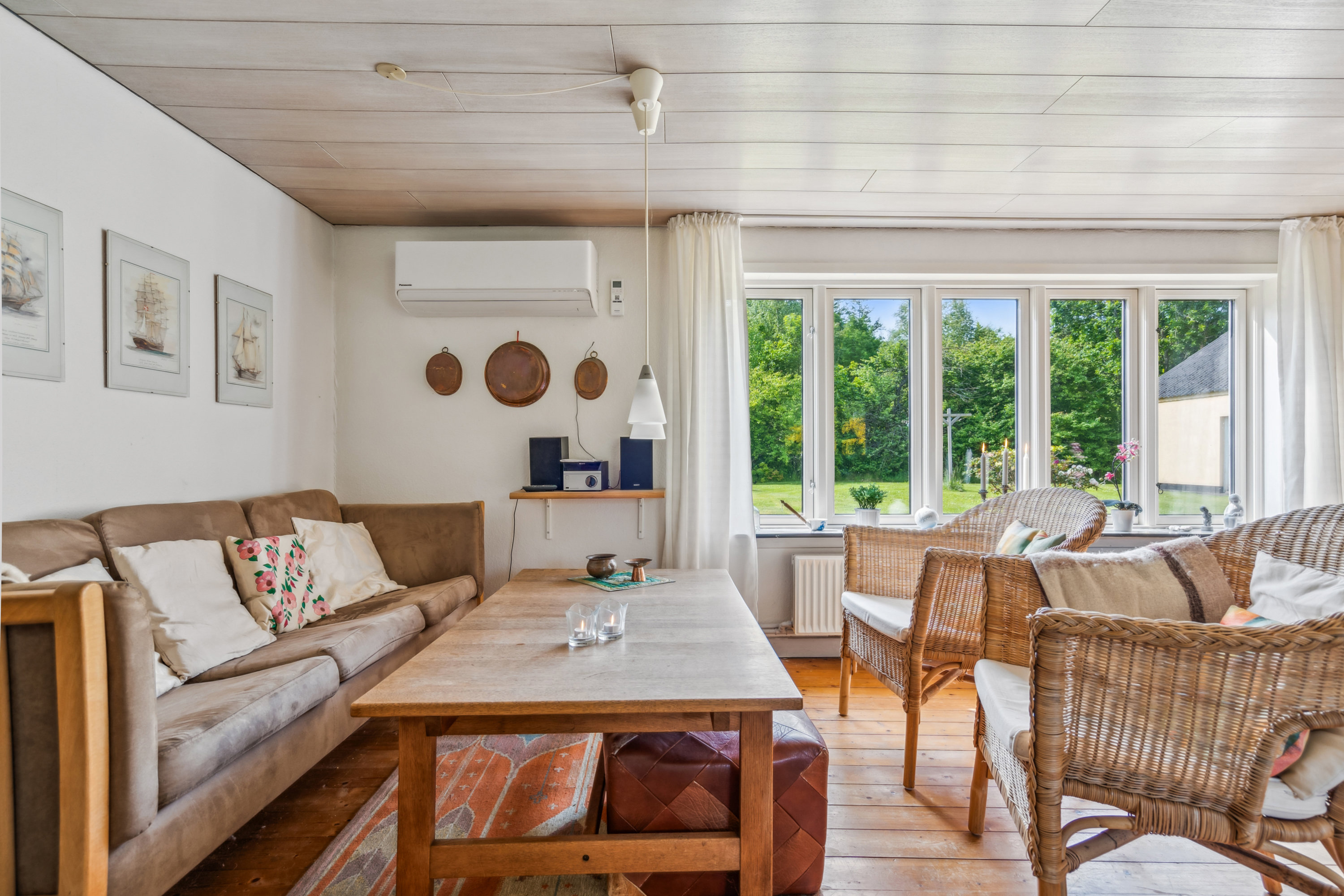 Fremhævet stue billede i fuldskærmstilstand. Billede af Østerbyvejen 78, Østerby, 9940 Læsø