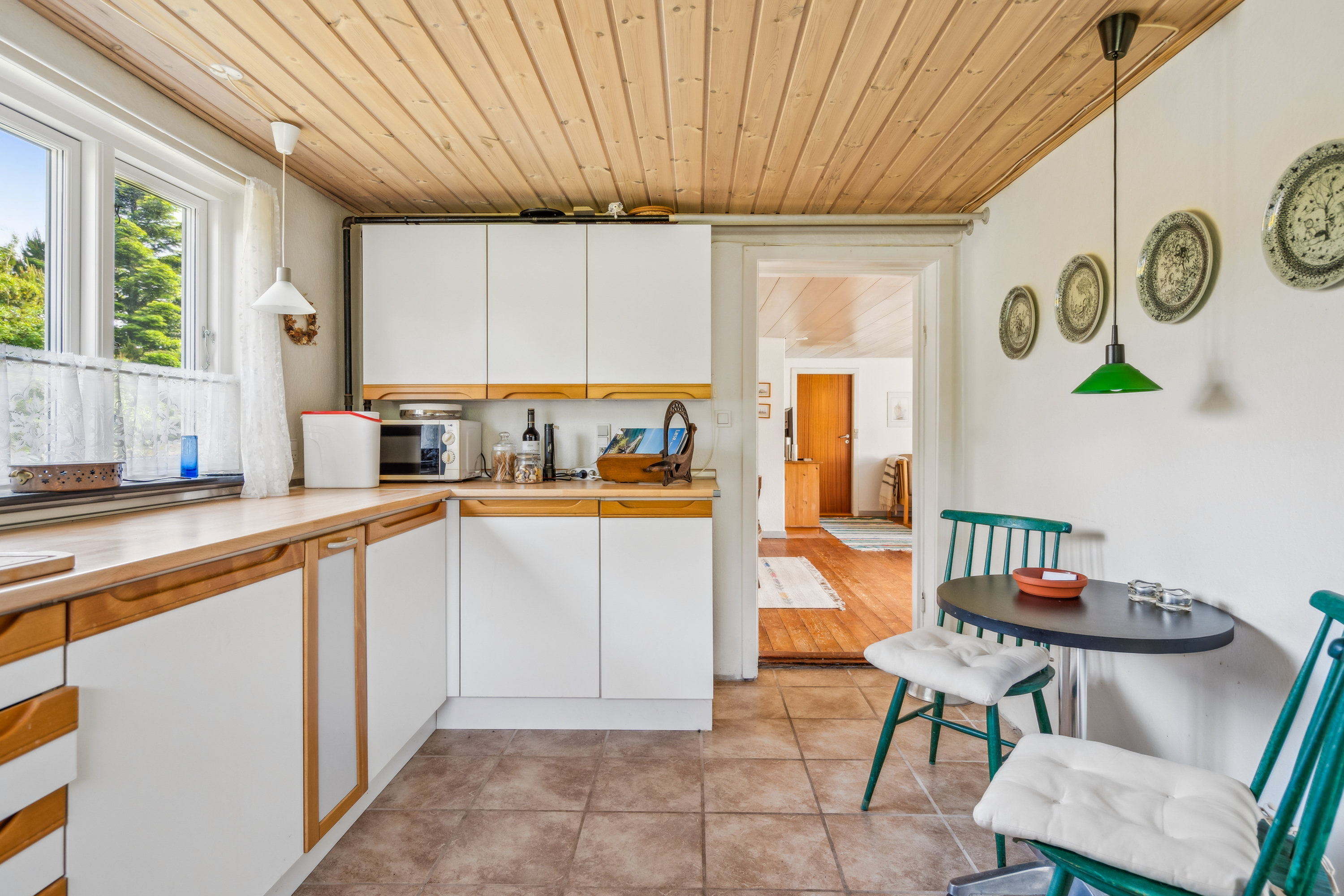 Fremhævet køkken billede i fuldskærmstilstand. Billede af Østerbyvejen 78, Østerby, 9940 Læsø