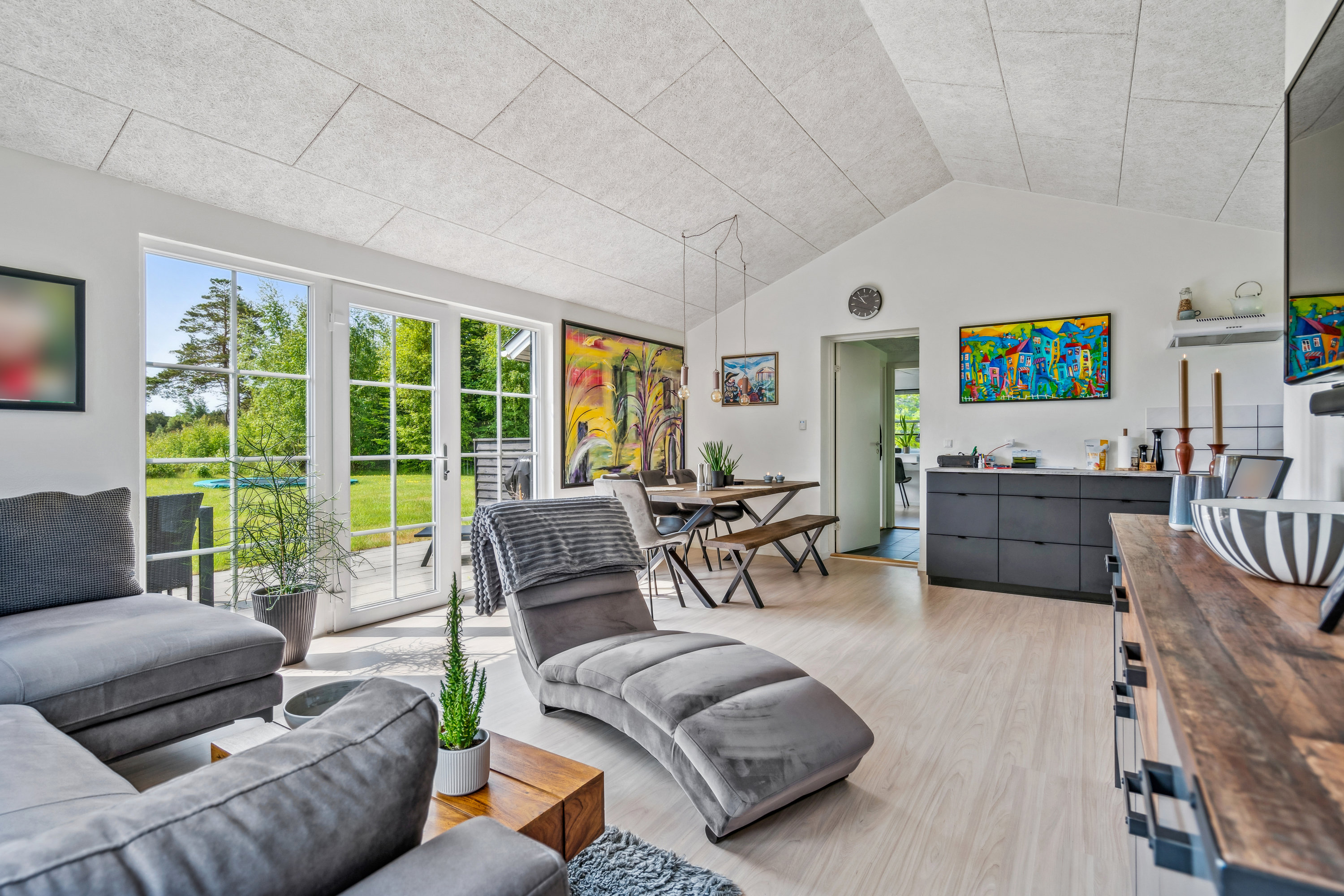 Fremhævet stue billede i fuldskærmstilstand. Billede af Østerbyvejen 62, Østerby, 9940 Læsø