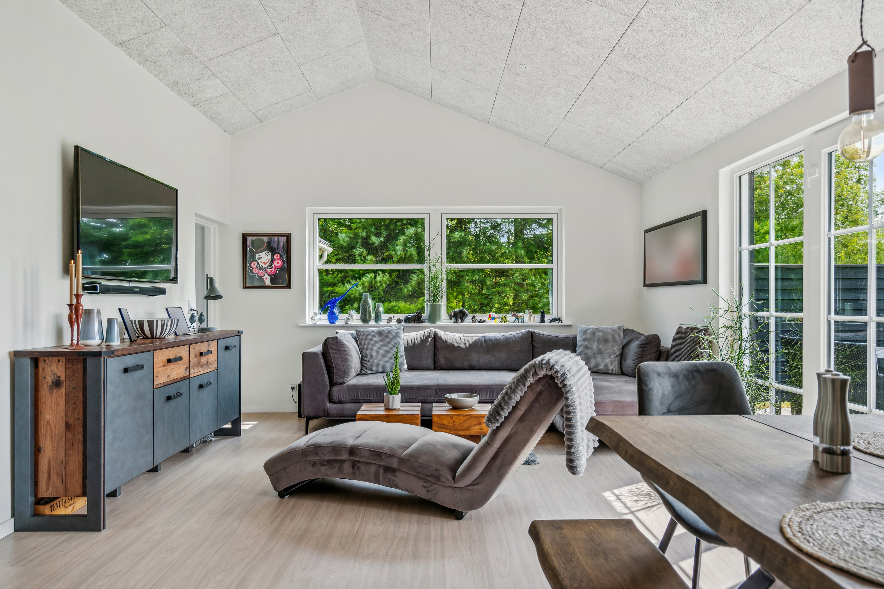 Fremhævet stue billede i fuldskærmstilstand. Billede af Østerbyvejen 62, Østerby, 9940 Læsø