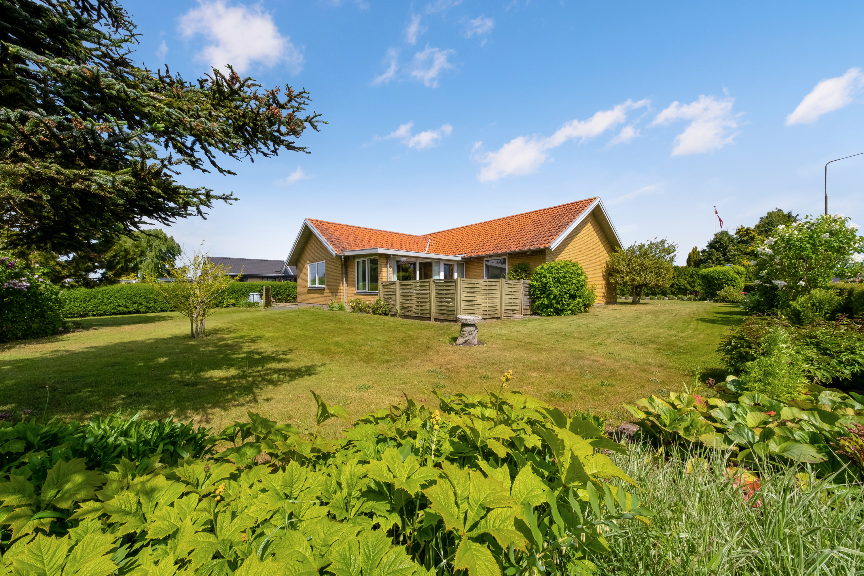 Fremhævet have billede i fuldskærmstilstand. Billede af Broholmvej 1, Allested-Vejle, 5672 Broby