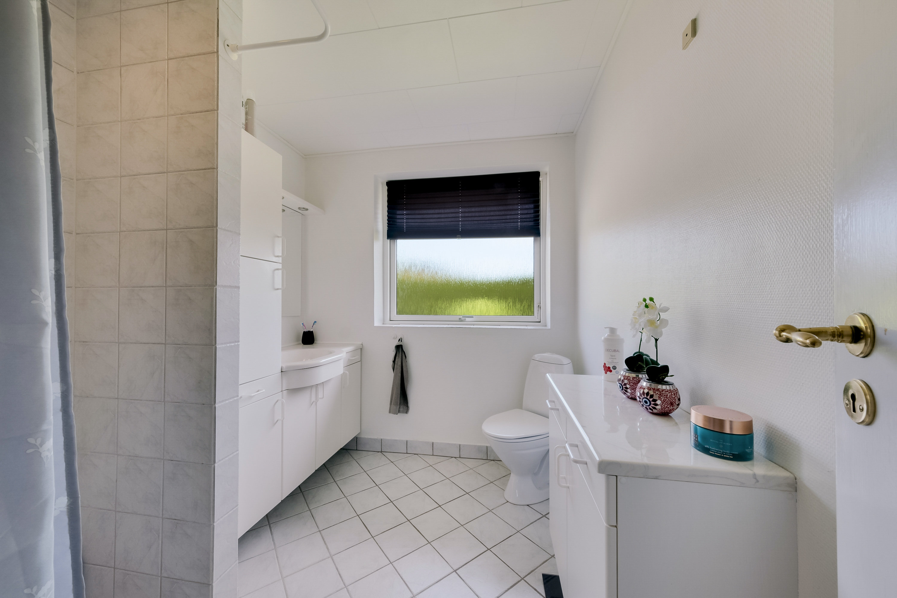 Fremhævet badeværelse billede i fuldskærmstilstand. Billede af Broholmvej 1, Allested-Vejle, 5672 Broby