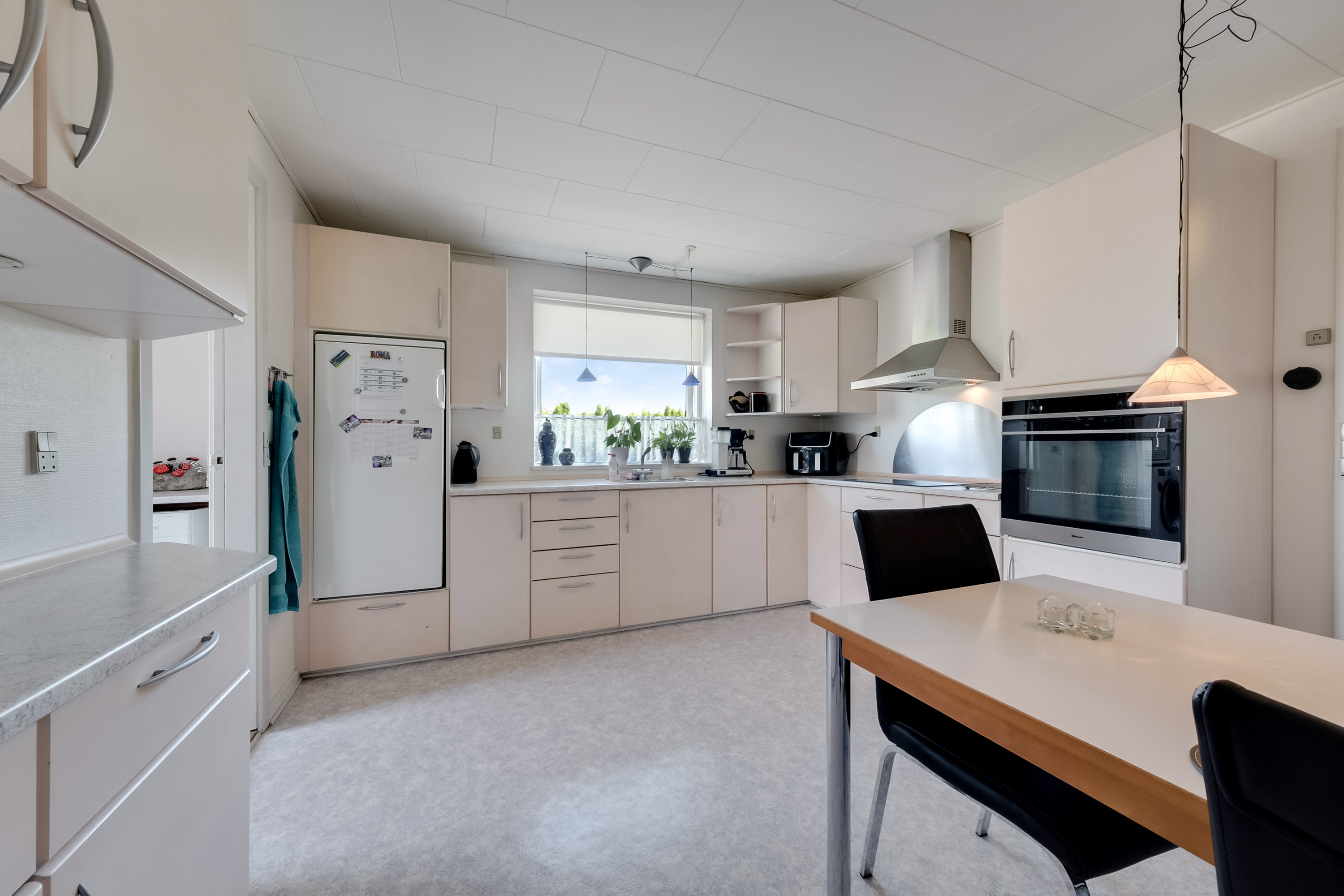 Fremhævet køkken billede i fuldskærmstilstand. Billede af Broholmvej 1, Allested-Vejle, 5672 Broby