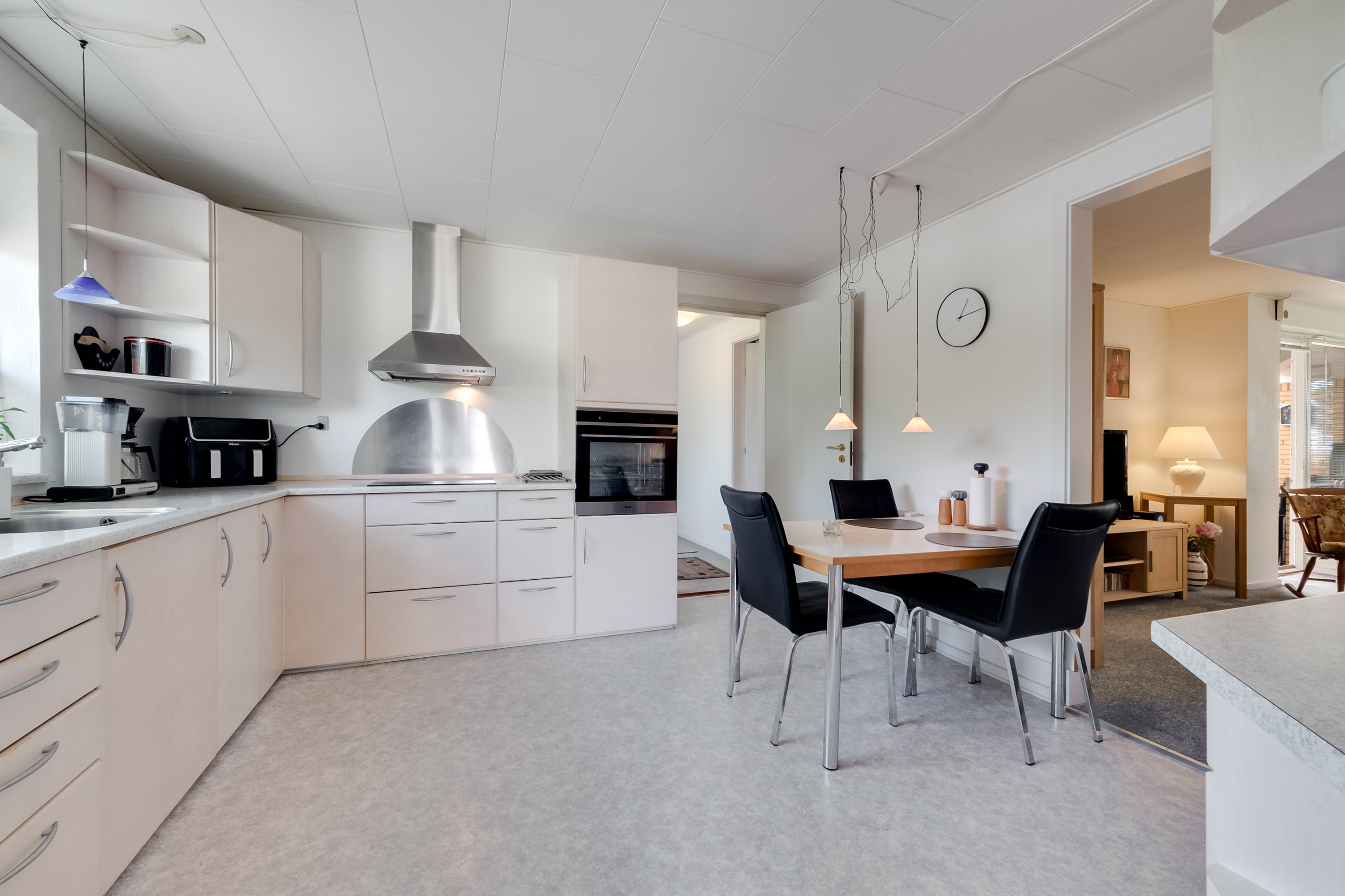 Fremhævet køkken billede i fuldskærmstilstand. Billede af Broholmvej 1, Allested-Vejle, 5672 Broby