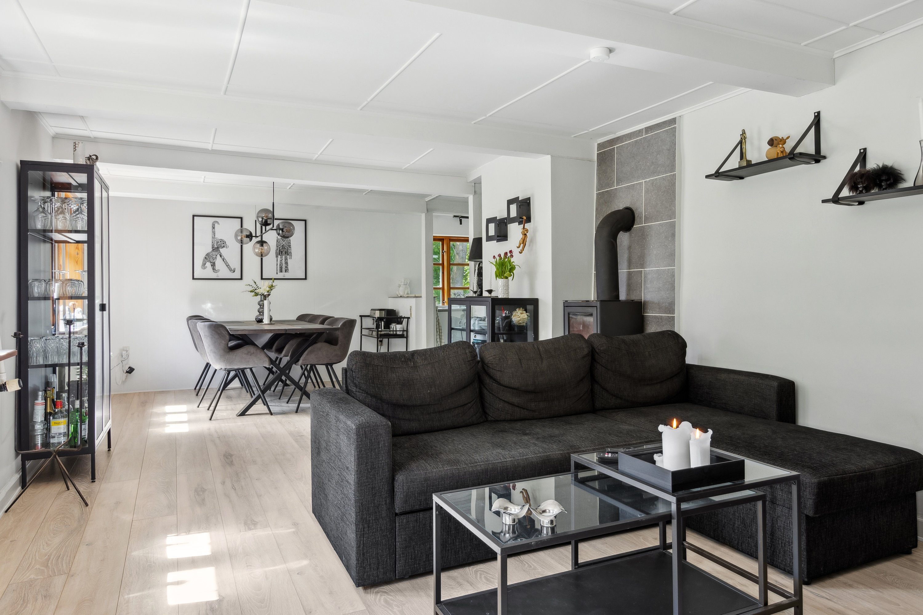 Fremhævet stue billede i fuldskærmstilstand. Billede af Lamdrupvej 7, 5854 Gislev