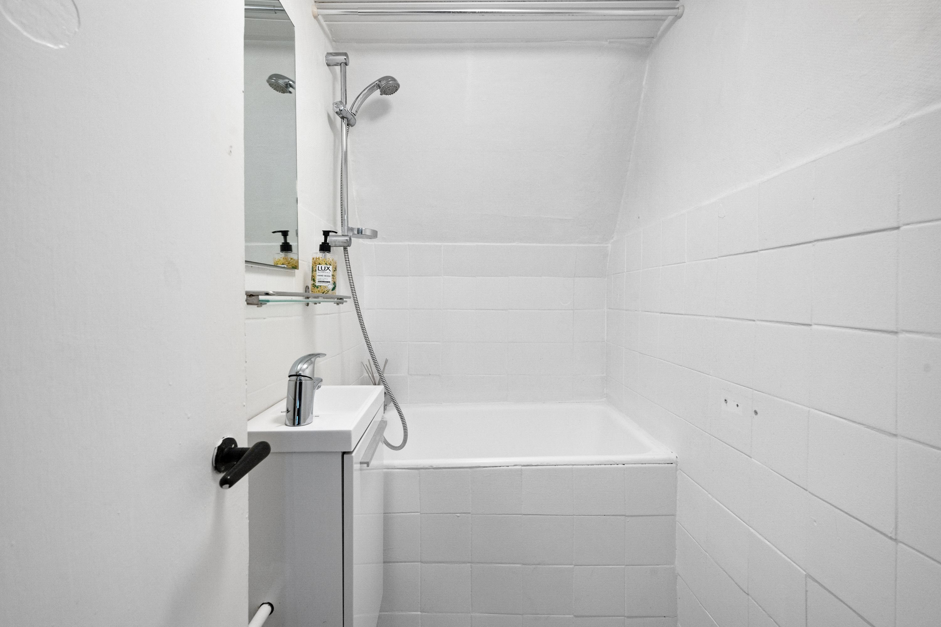 Fremhævet badeværelse billede i fuldskærmstilstand. Billede af Løkkegade 29, 9000 Aalborg