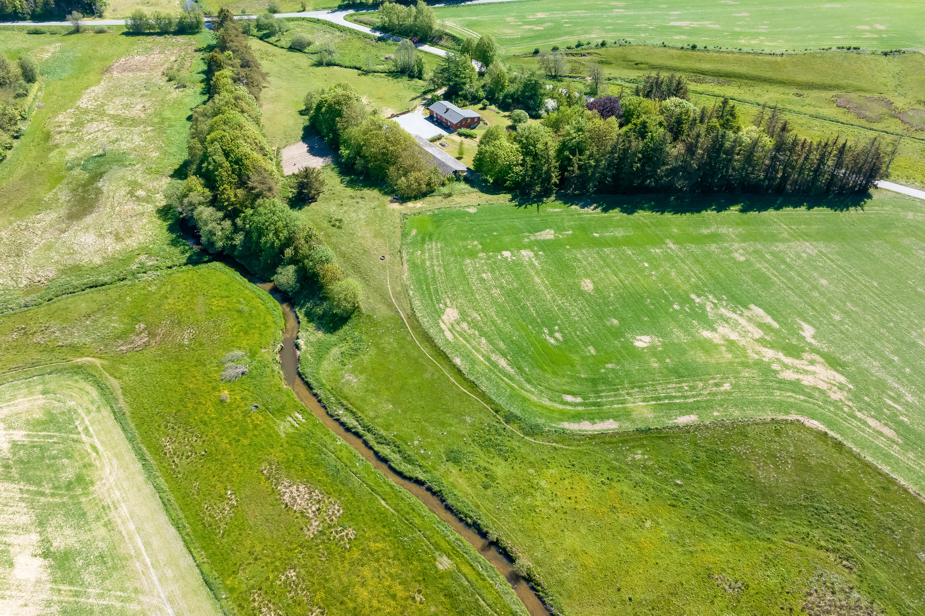 Fremhævet  billede i fuldskærmstilstand. Billede af Møllegårdsvej 2, 9750 Østervrå