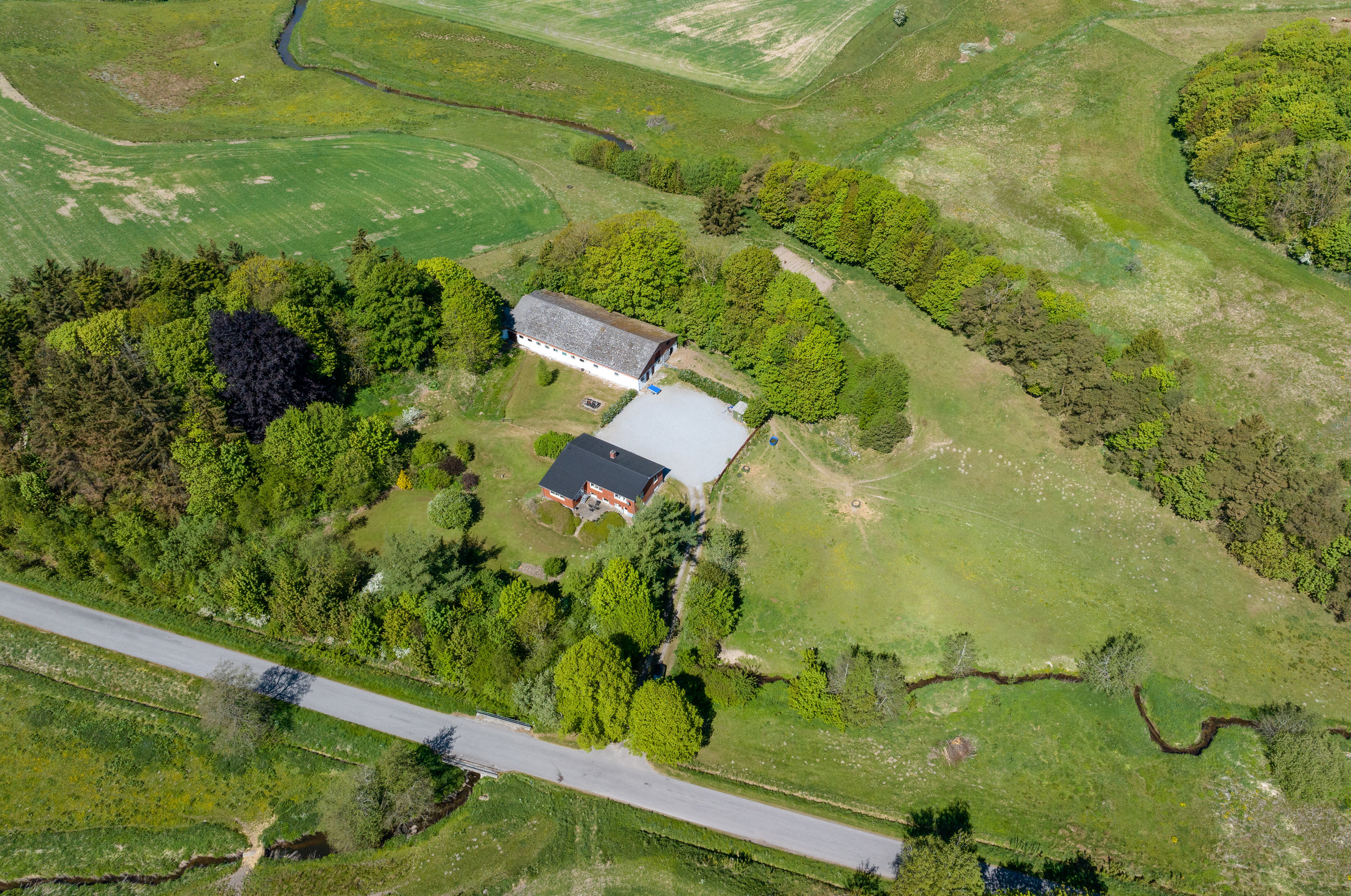 Fremhævet  billede i fuldskærmstilstand. Billede af Møllegårdsvej 2, 9750 Østervrå