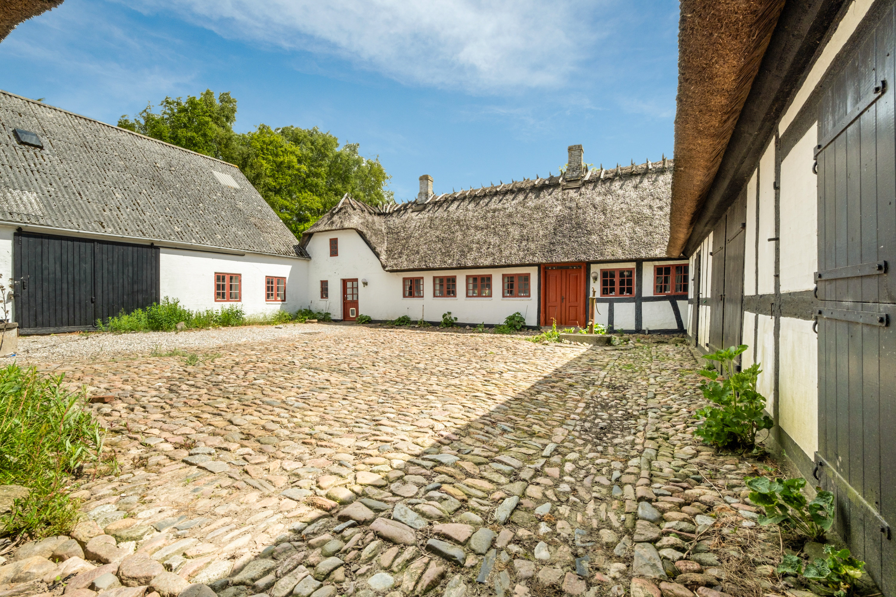 Miniaturebillede 1: gårdsplads. Billede af Grave Banke 7, Strandby Mk, 5683 Haarby