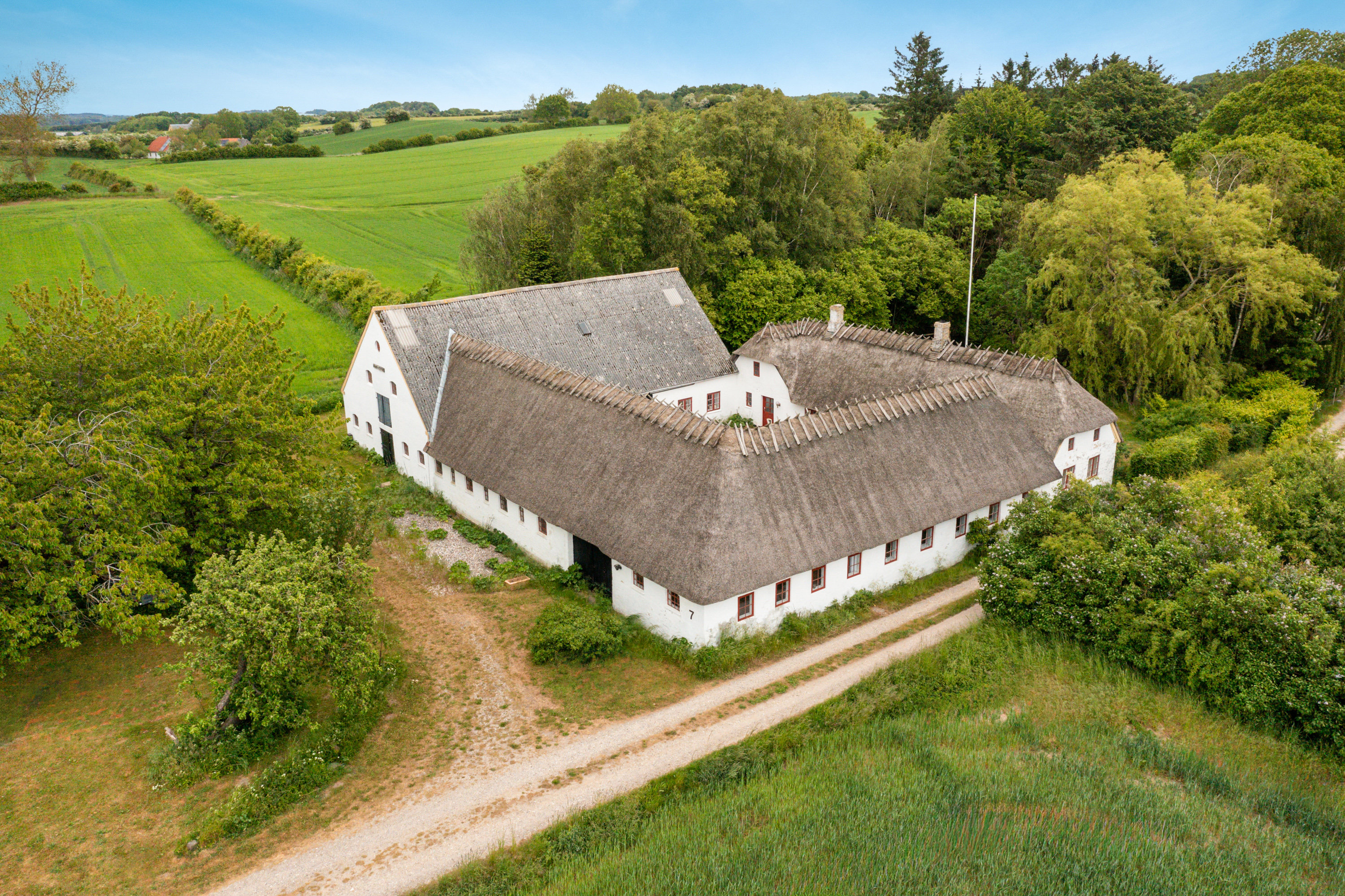 Villa: Luftfoto på Grave Banke 7, Strandby Mk, 5683 Haarby