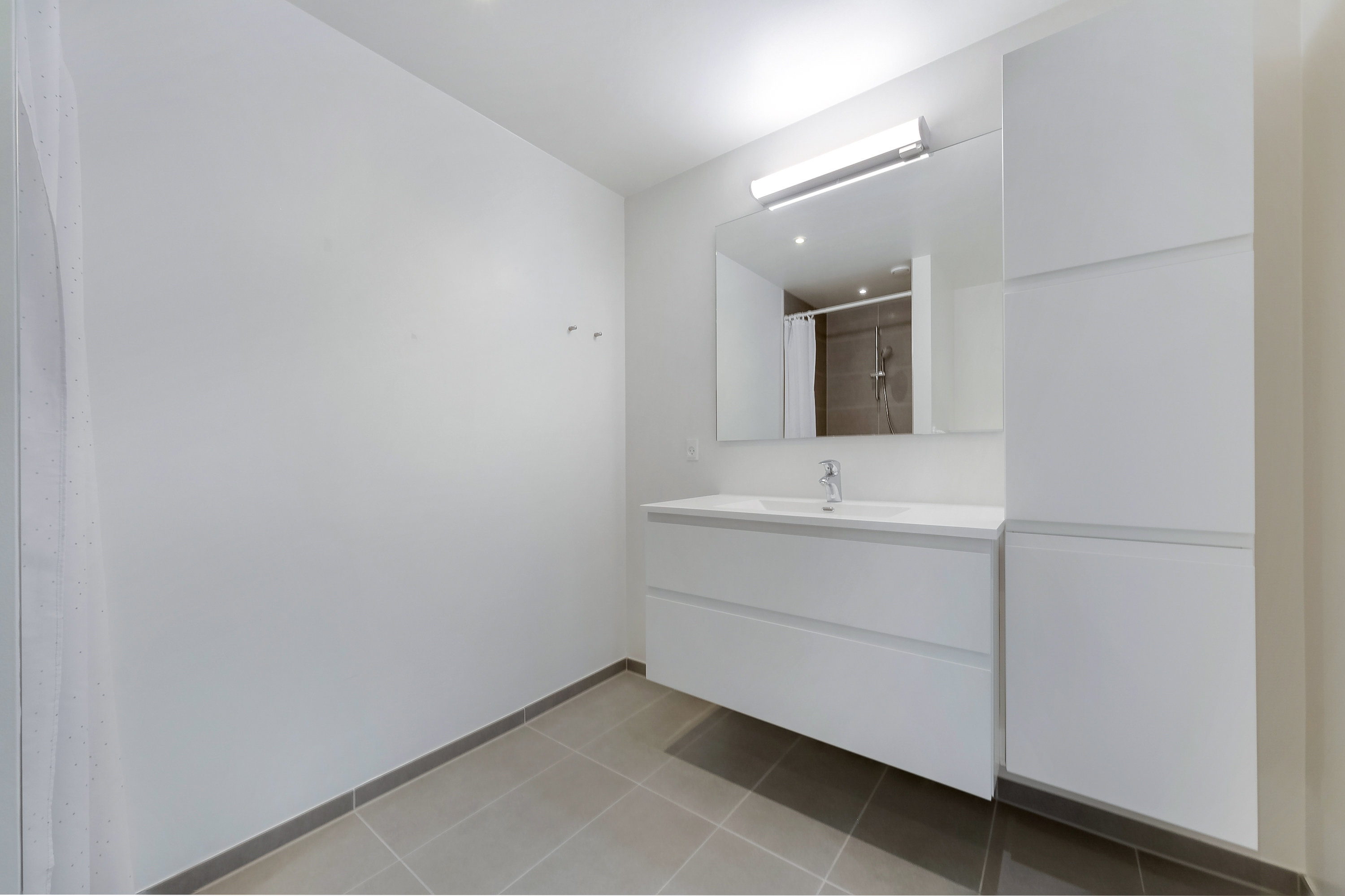 Fremhævet badeværelse billede i fuldskærmstilstand. Billede af Ved Klinten 23, st.. tv., 5800 Nyborg