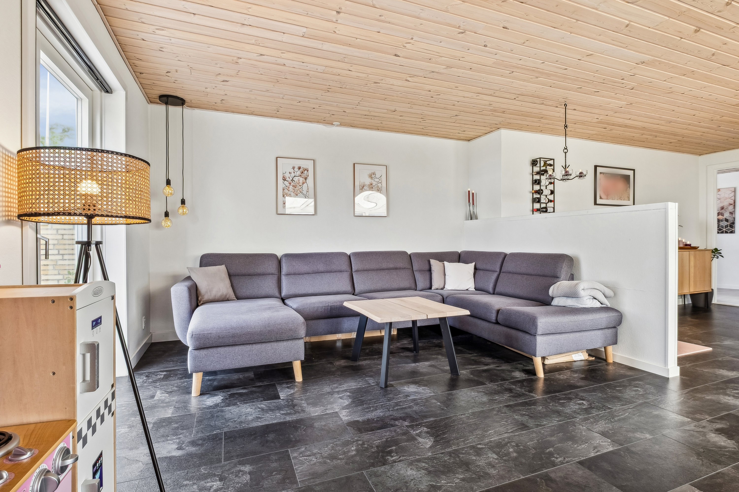 Fremhævet stue billede i fuldskærmstilstand. Billede af Majalle 18, Torsted, 8700 Horsens