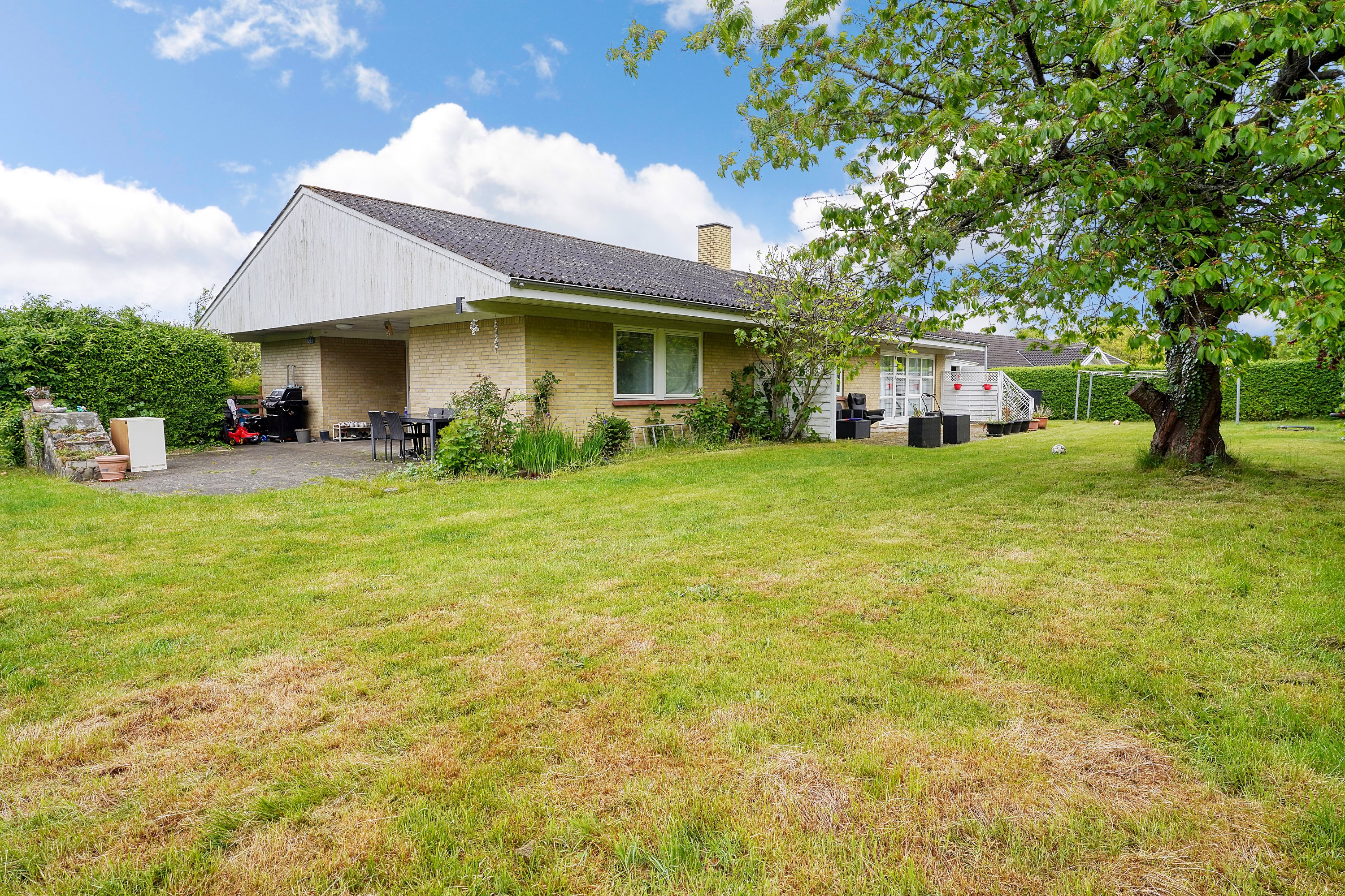 Fremhævet ejendommen billede i fuldskærmstilstand. Billede af Slåenvangen 5, Munkerup, 3120 Dronningmølle