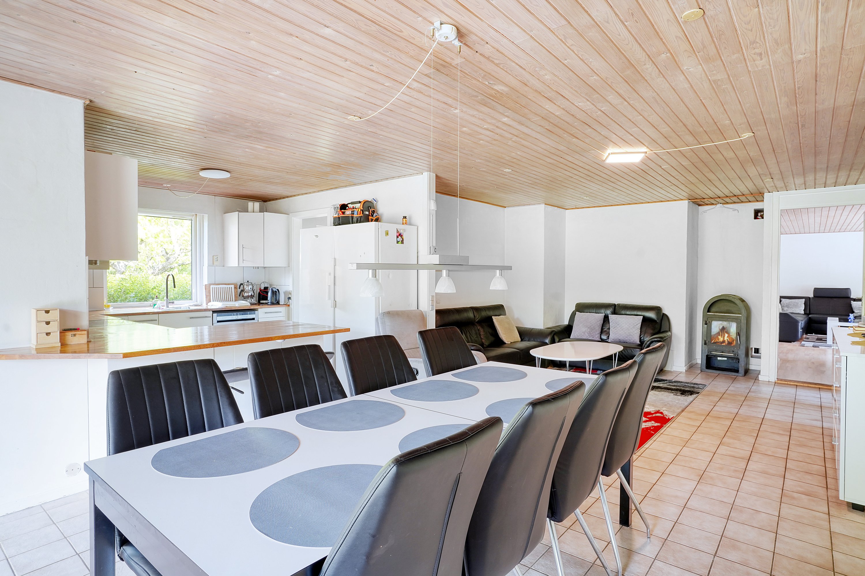 Fremhævet spisestue billede i fuldskærmstilstand. Billede af Slåenvangen 5, Munkerup, 3120 Dronningmølle