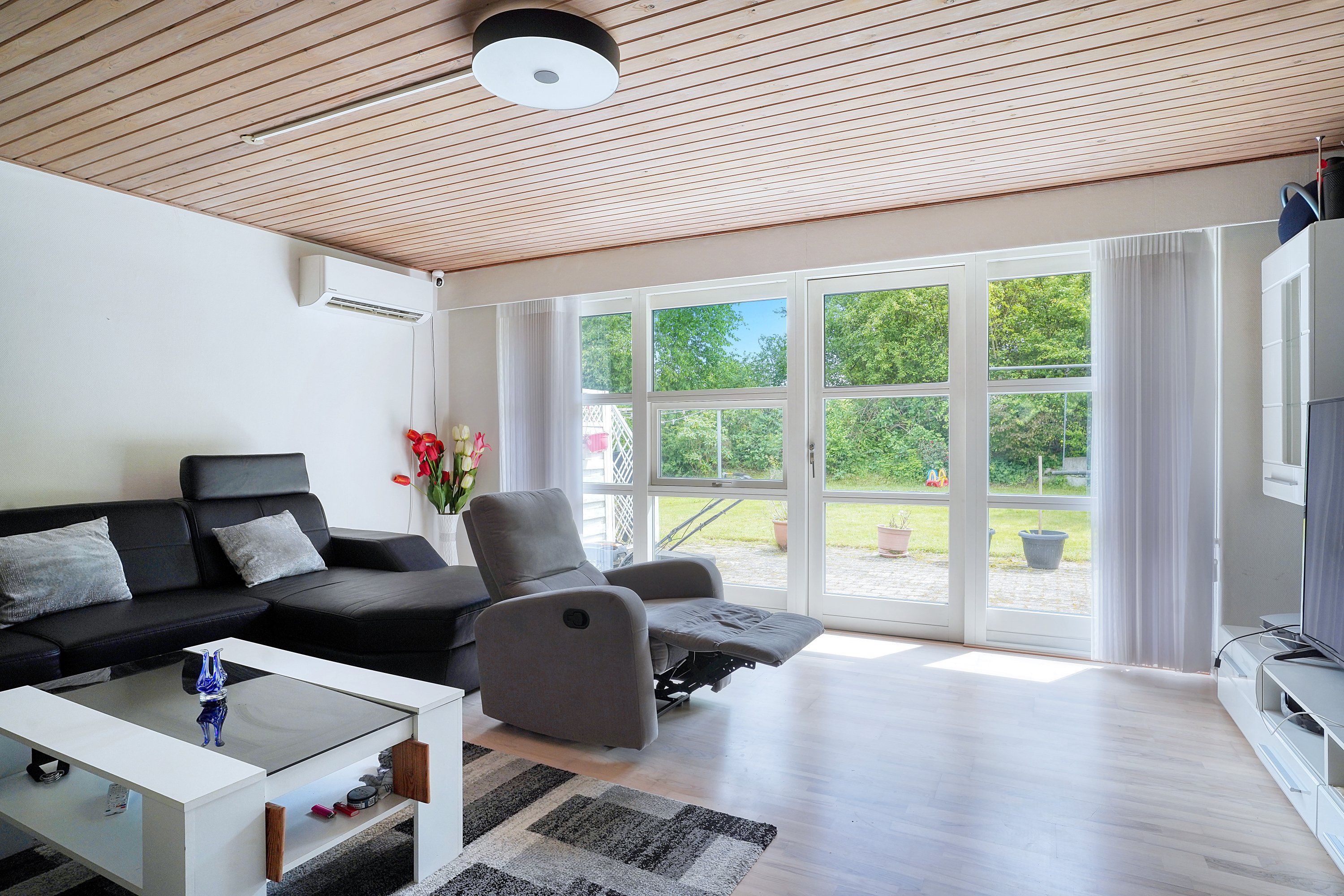 Miniaturebillede 1: stue. Billede af Slåenvangen 5, Munkerup, 3120 Dronningmølle