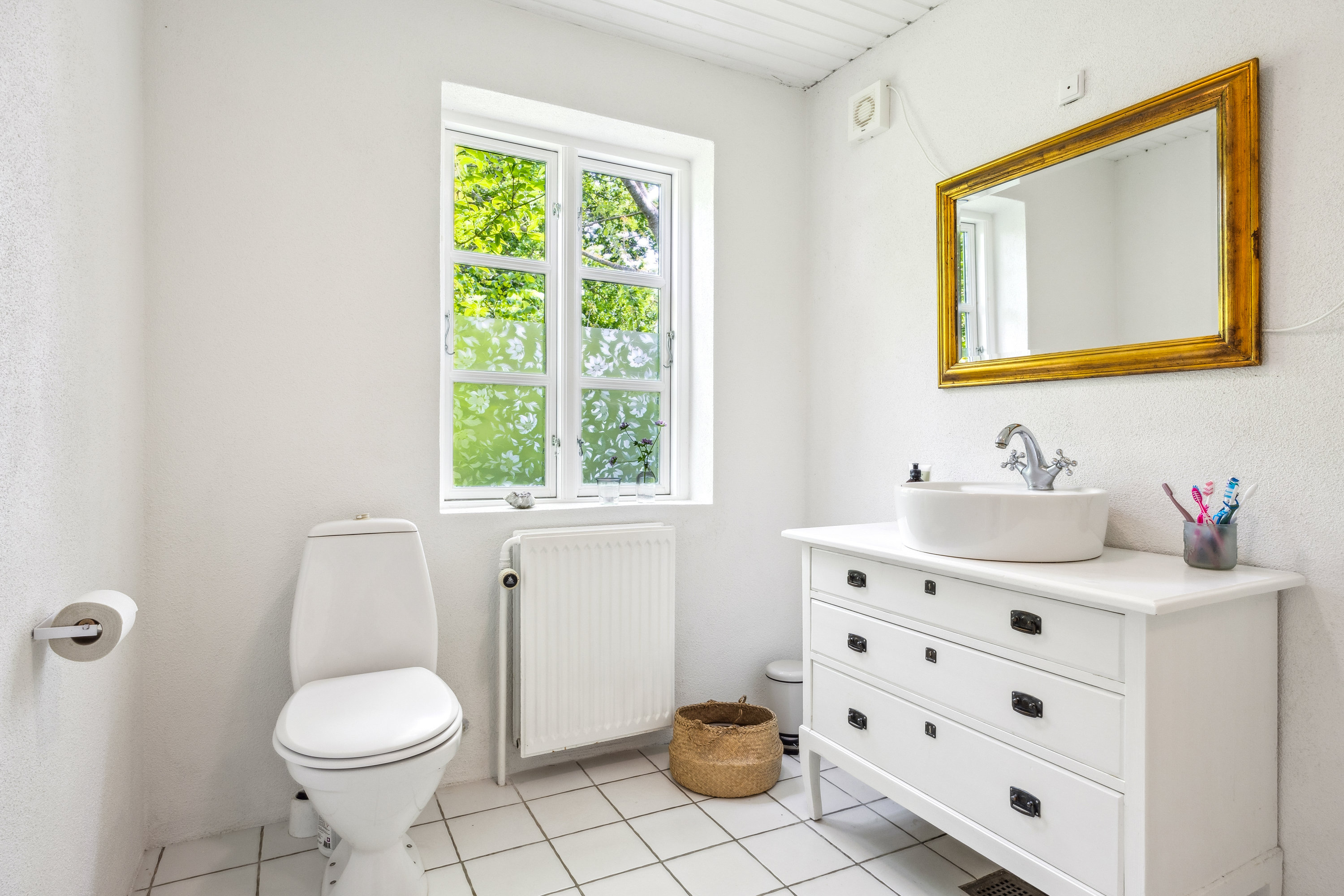 Fremhævet badeværelse billede i fuldskærmstilstand. Billede af Sønderødvej 29, Tågerup, 4291 Ruds Vedby