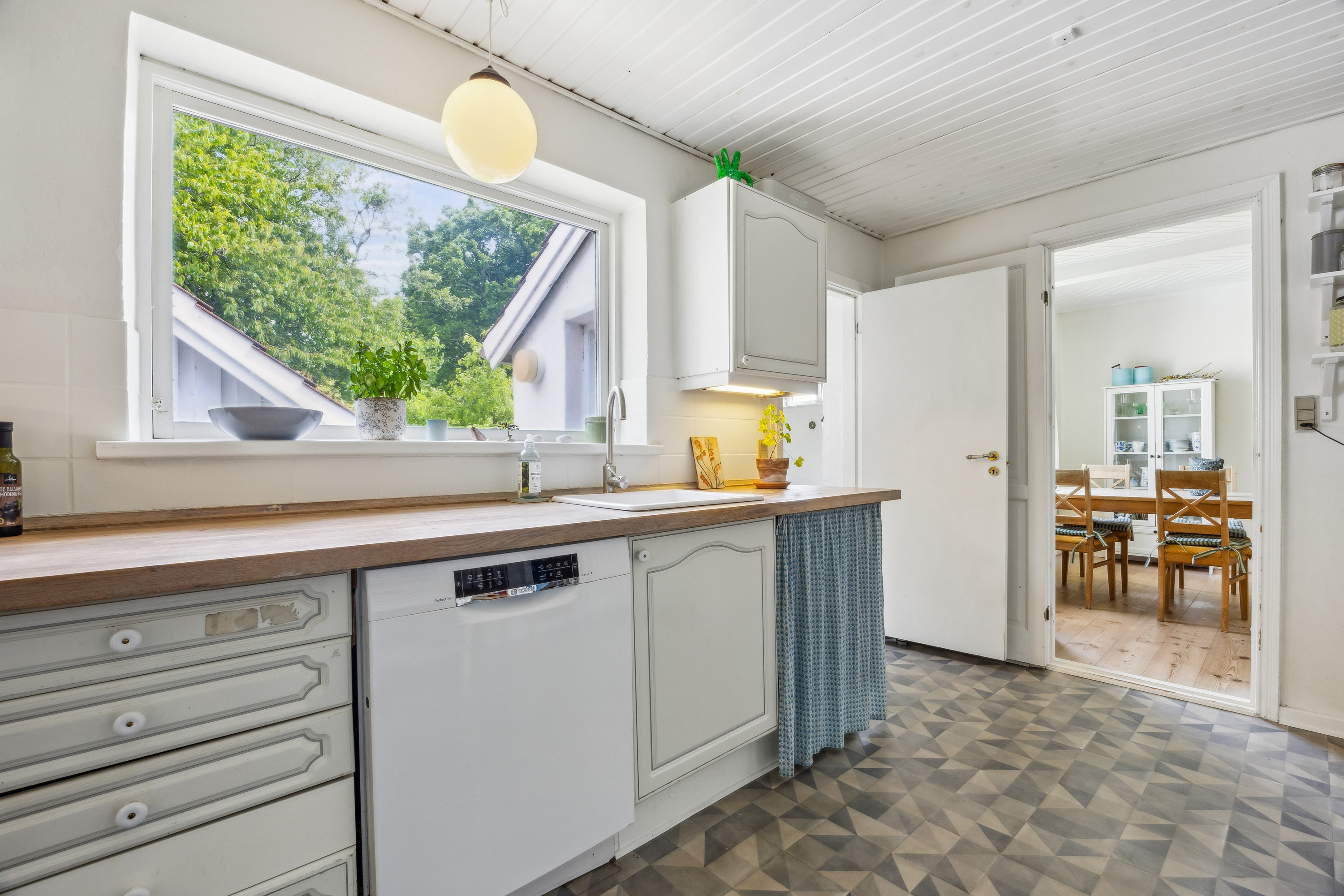 Fremhævet køkken billede i fuldskærmstilstand. Billede af Sønderødvej 29, Tågerup, 4291 Ruds Vedby