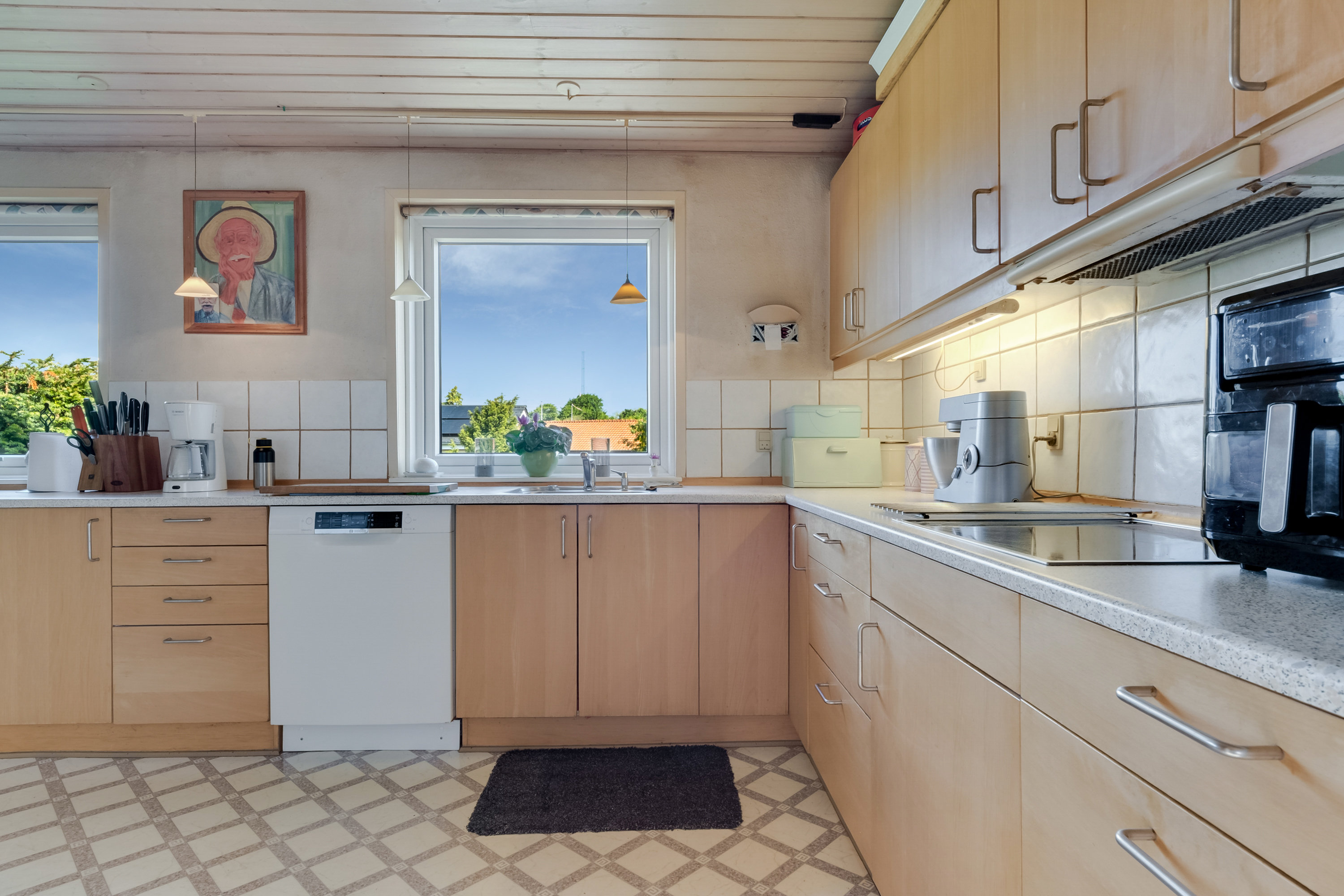 Fremhævet køkken billede i fuldskærmstilstand. Billede af Præstegyden 11, 5300 Kerteminde