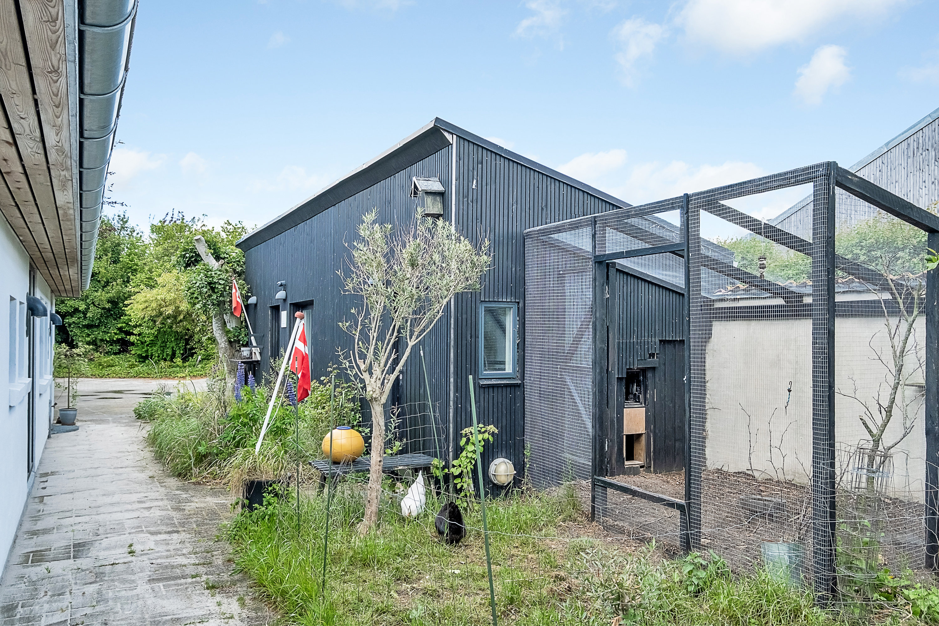 Fremhævet udhus billede i fuldskærmstilstand. Billede af Strandvangsvej 116, 8250 Egå