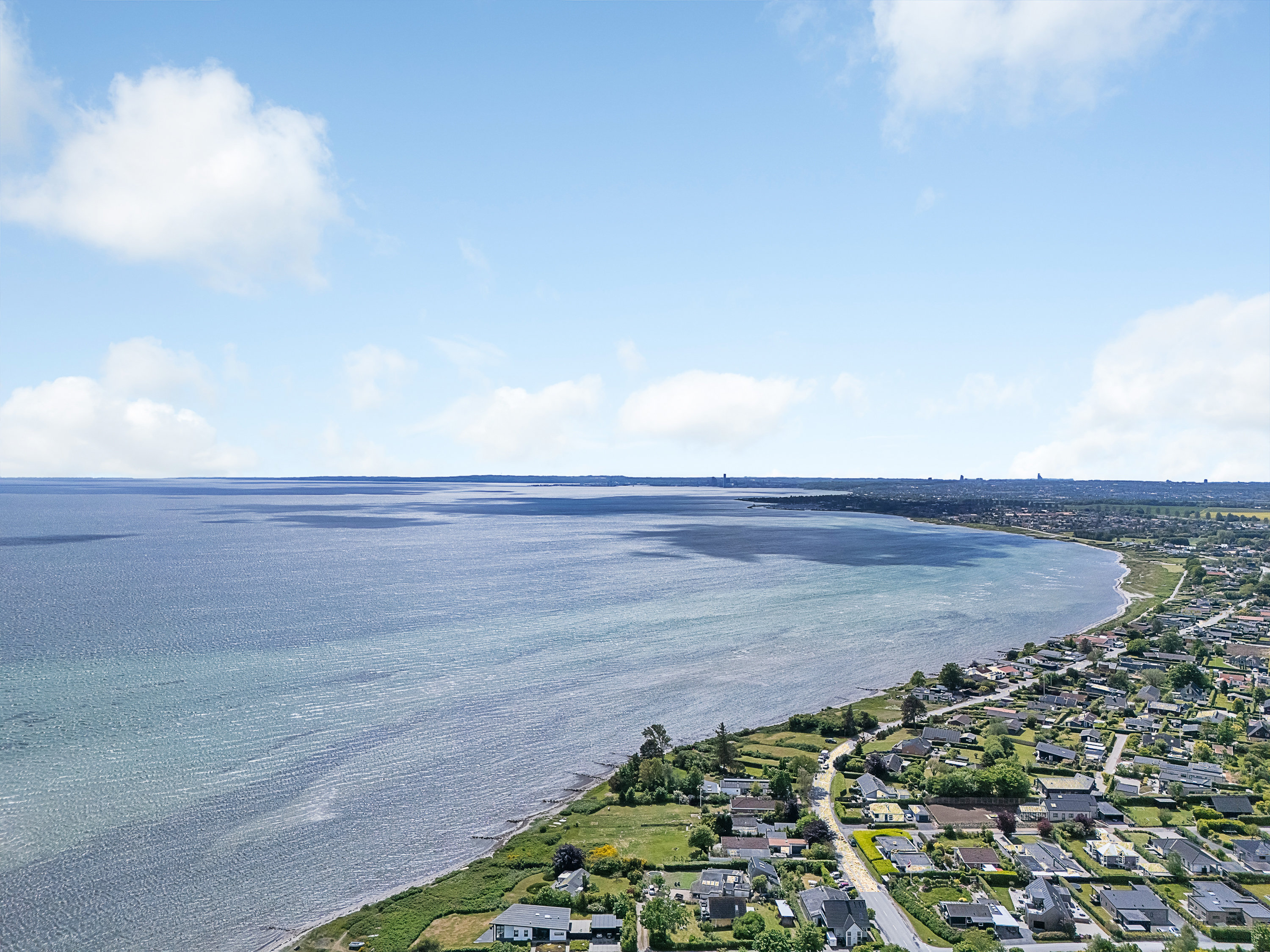 Fremhævet luftfoto billede i fuldskærmstilstand. Billede af Strandvangsvej 116, 8250 Egå