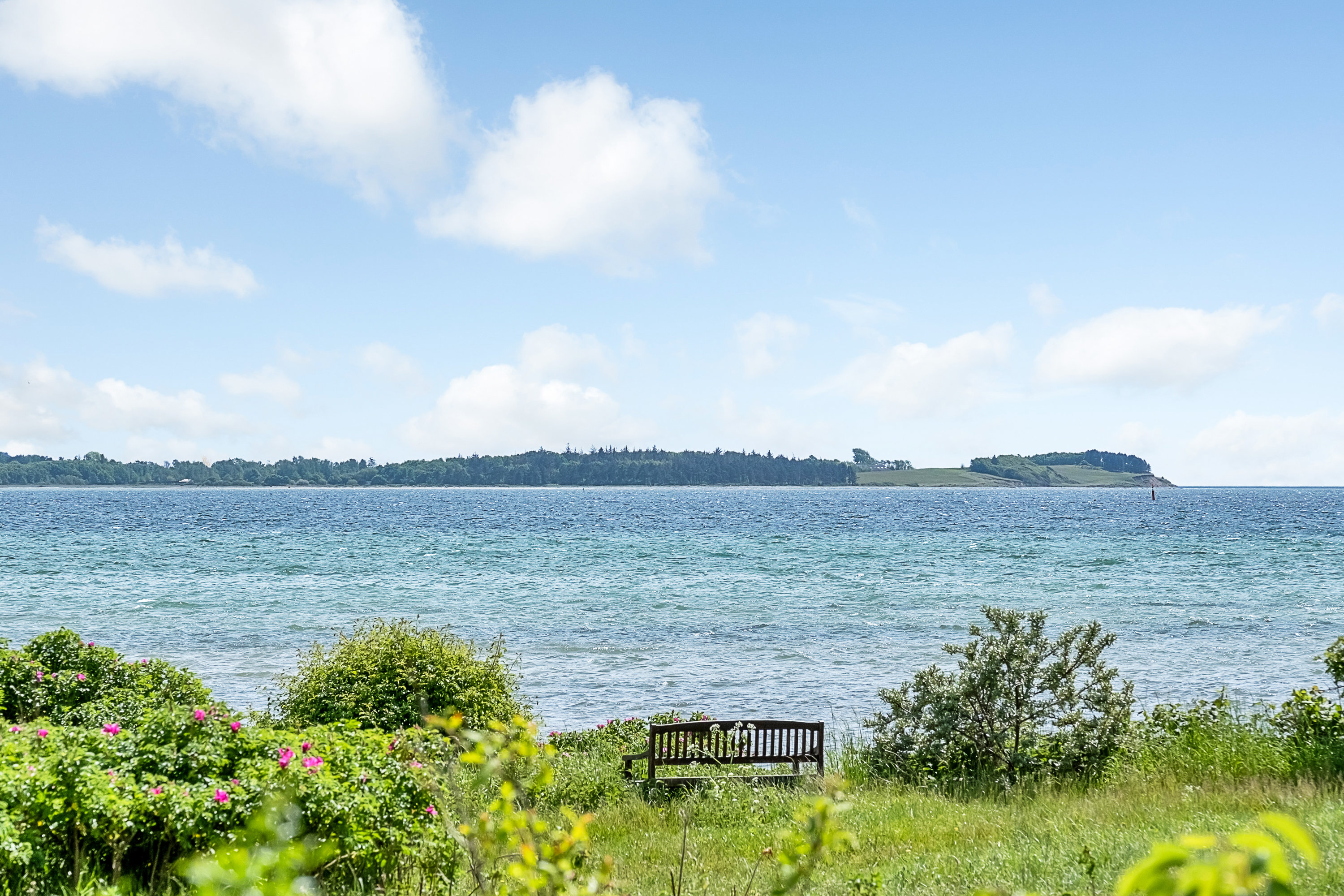Fremhævet udsigt billede i fuldskærmstilstand. Billede af Strandvangsvej 116, 8250 Egå