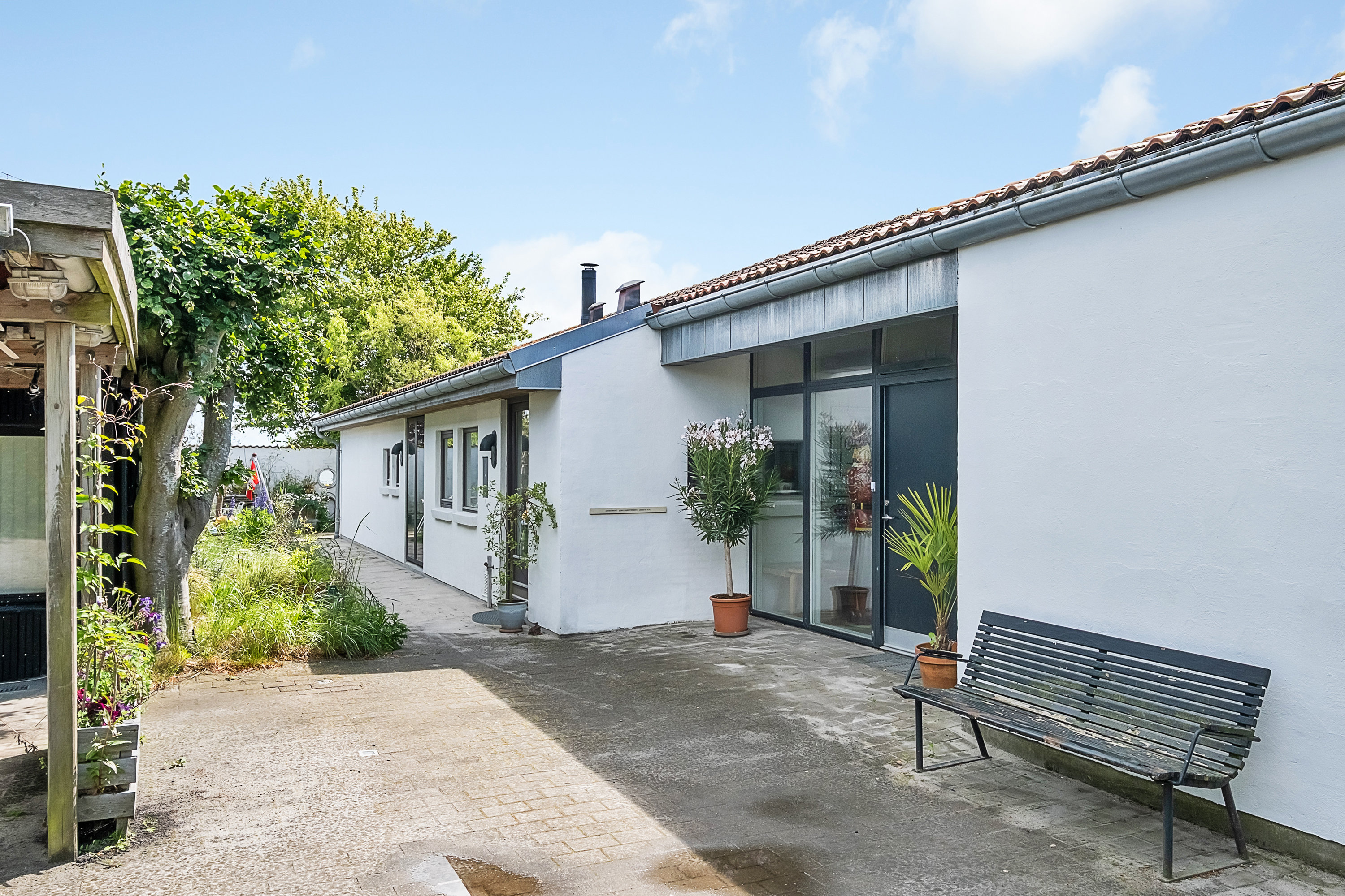 Fremhævet facade billede i fuldskærmstilstand. Billede af Strandvangsvej 116, 8250 Egå