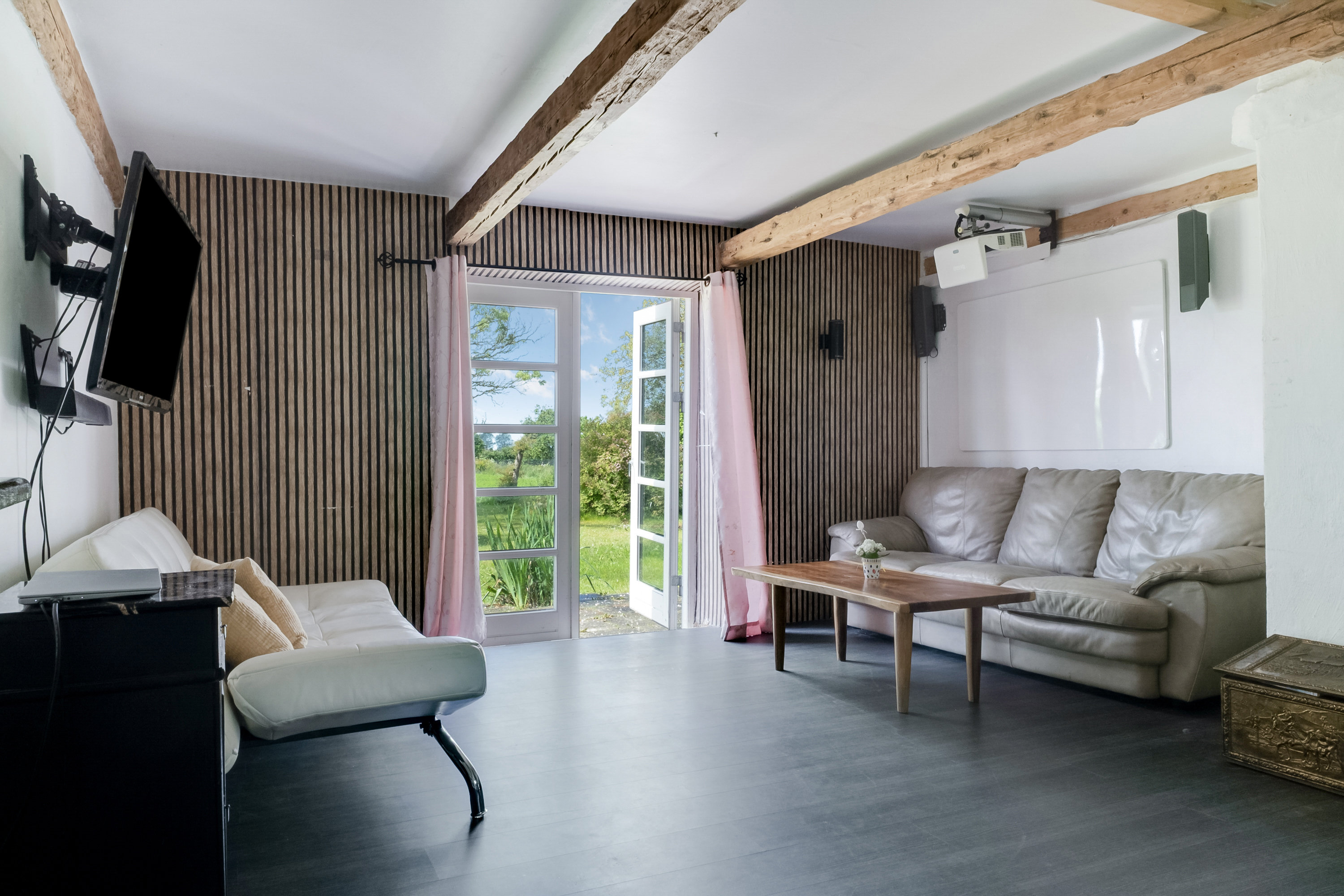 Fremhævet stue billede i fuldskærmstilstand. Billede af Juelsbergvej 4, Juelsberg, 5800 Nyborg