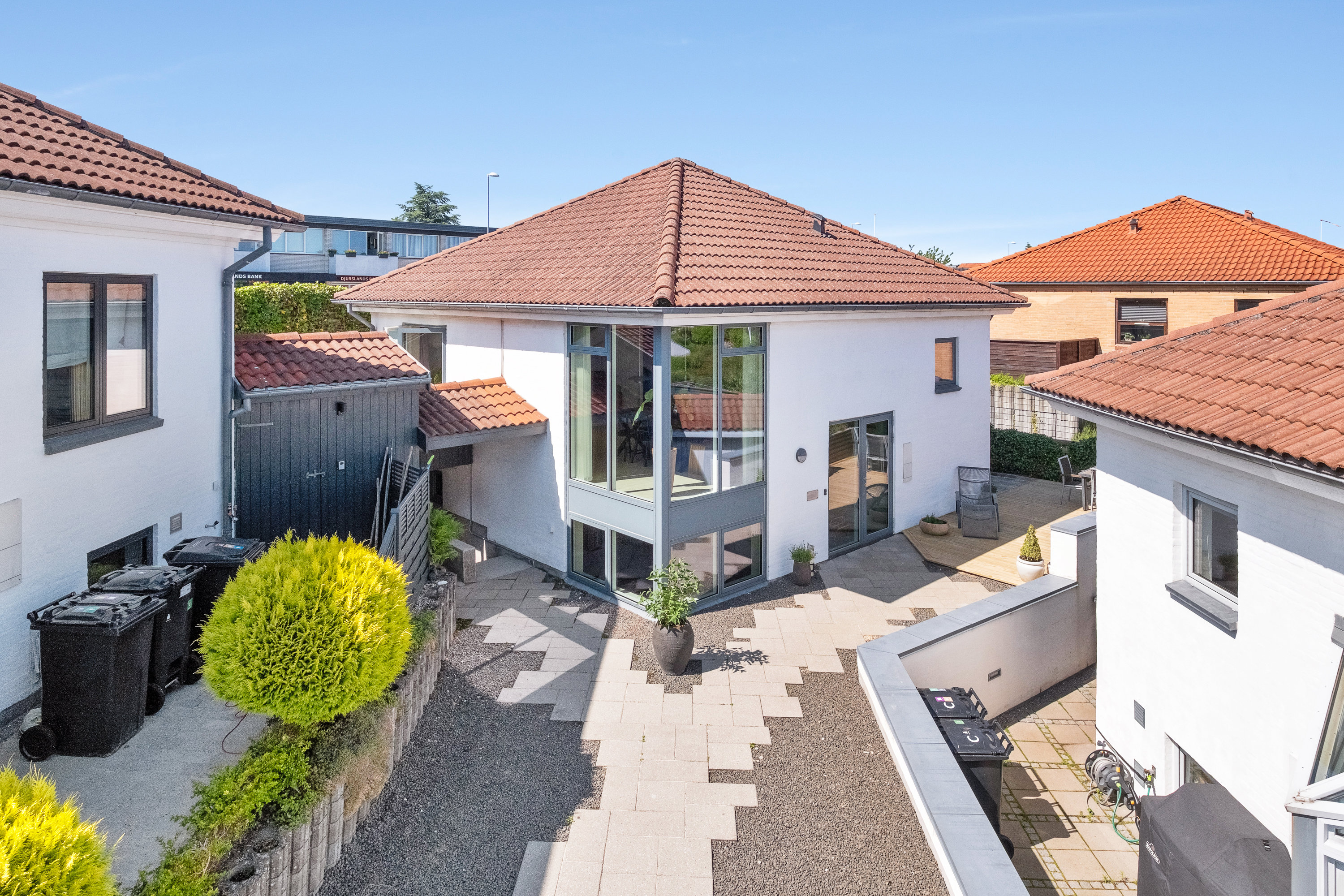 Fremhævet facade billede i fuldskærmstilstand. Billede af Solvænget 1B, Løgten, 8541 Skødstrup