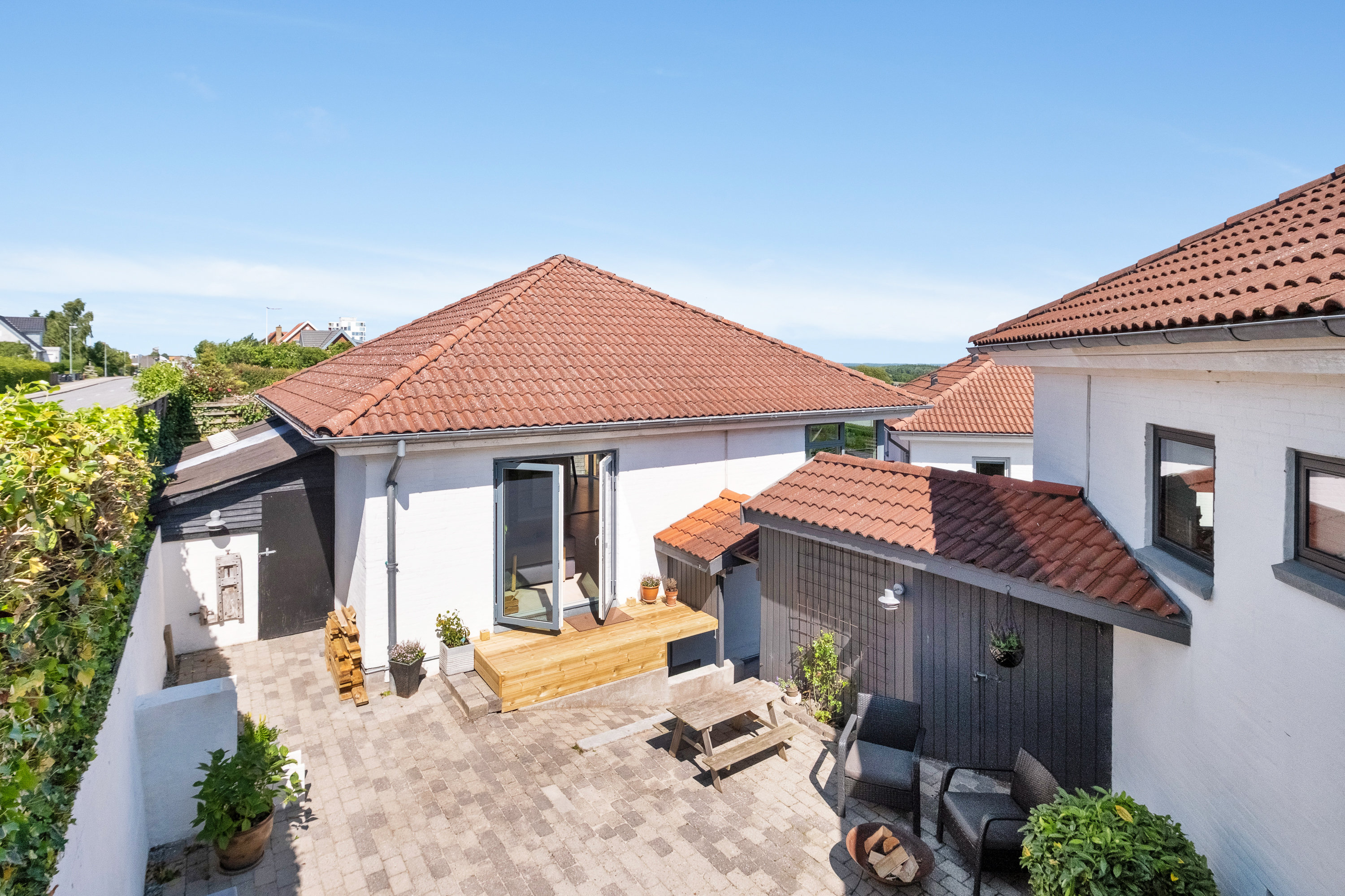 Fremhævet bag facade billede i fuldskærmstilstand. Billede af Solvænget 1B, Løgten, 8541 Skødstrup