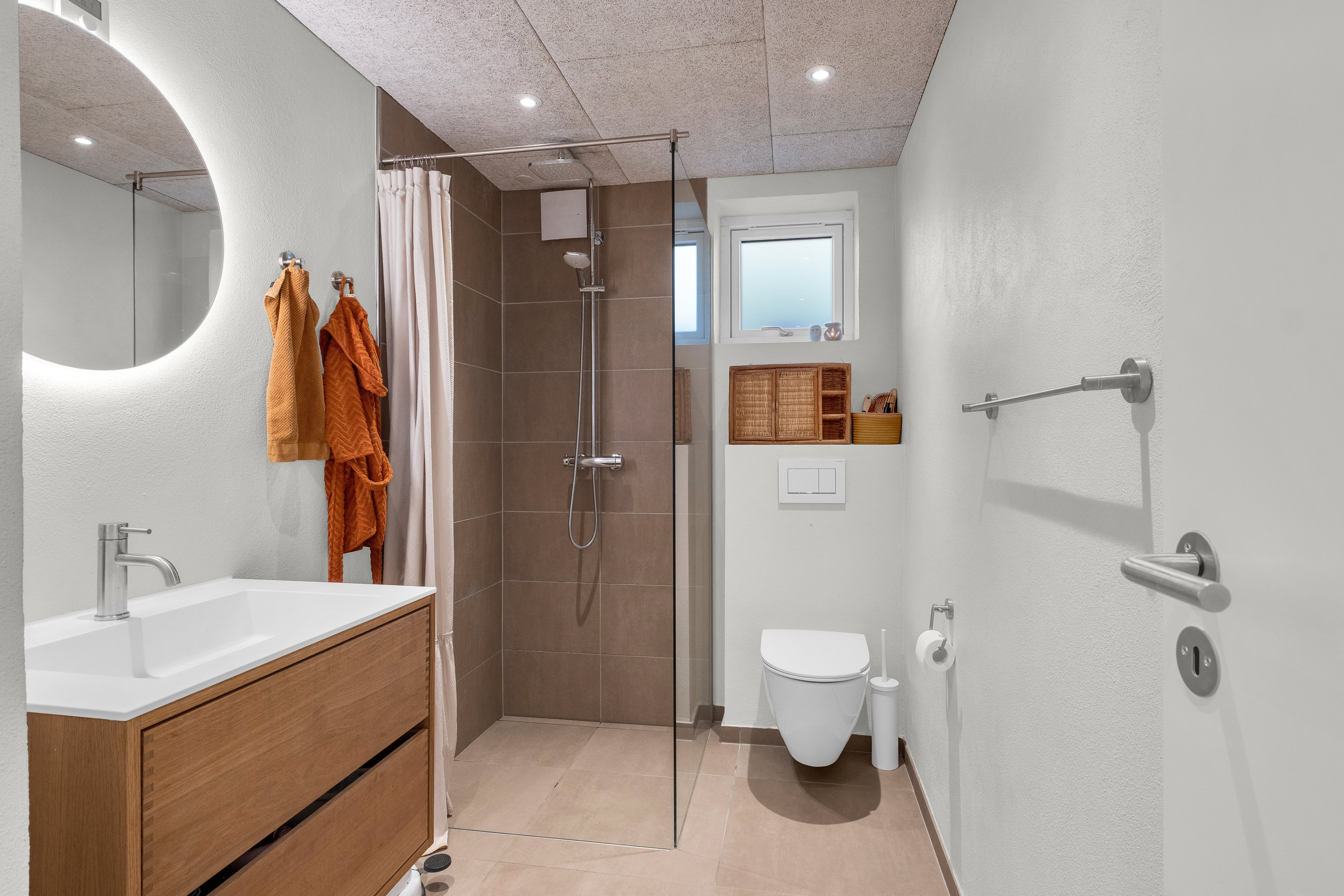 Fremhævet badeværelse billede i fuldskærmstilstand. Billede af Solvænget 1B, Løgten, 8541 Skødstrup