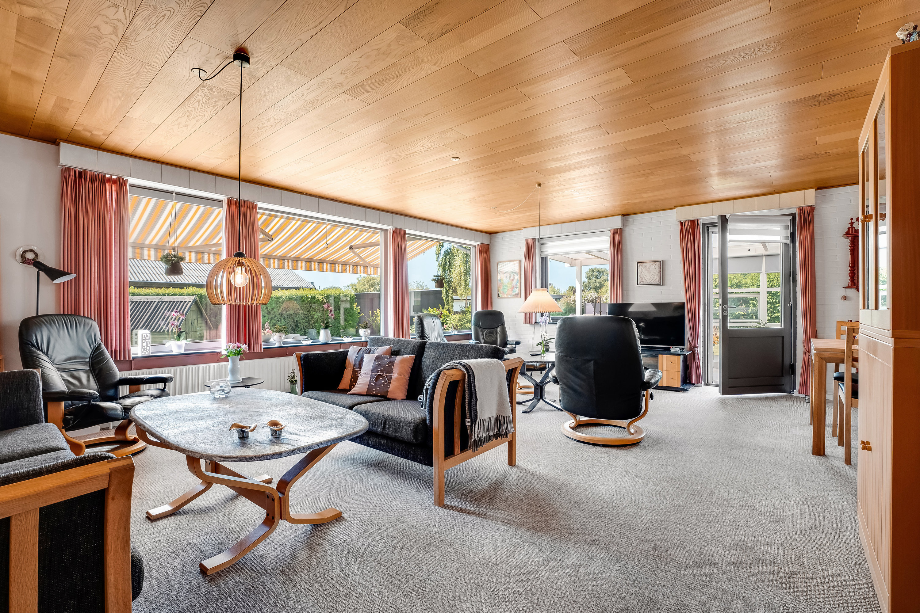 Fremhævet stue billede i fuldskærmstilstand. Billede af Nymarksvej 32, 4900 Nakskov