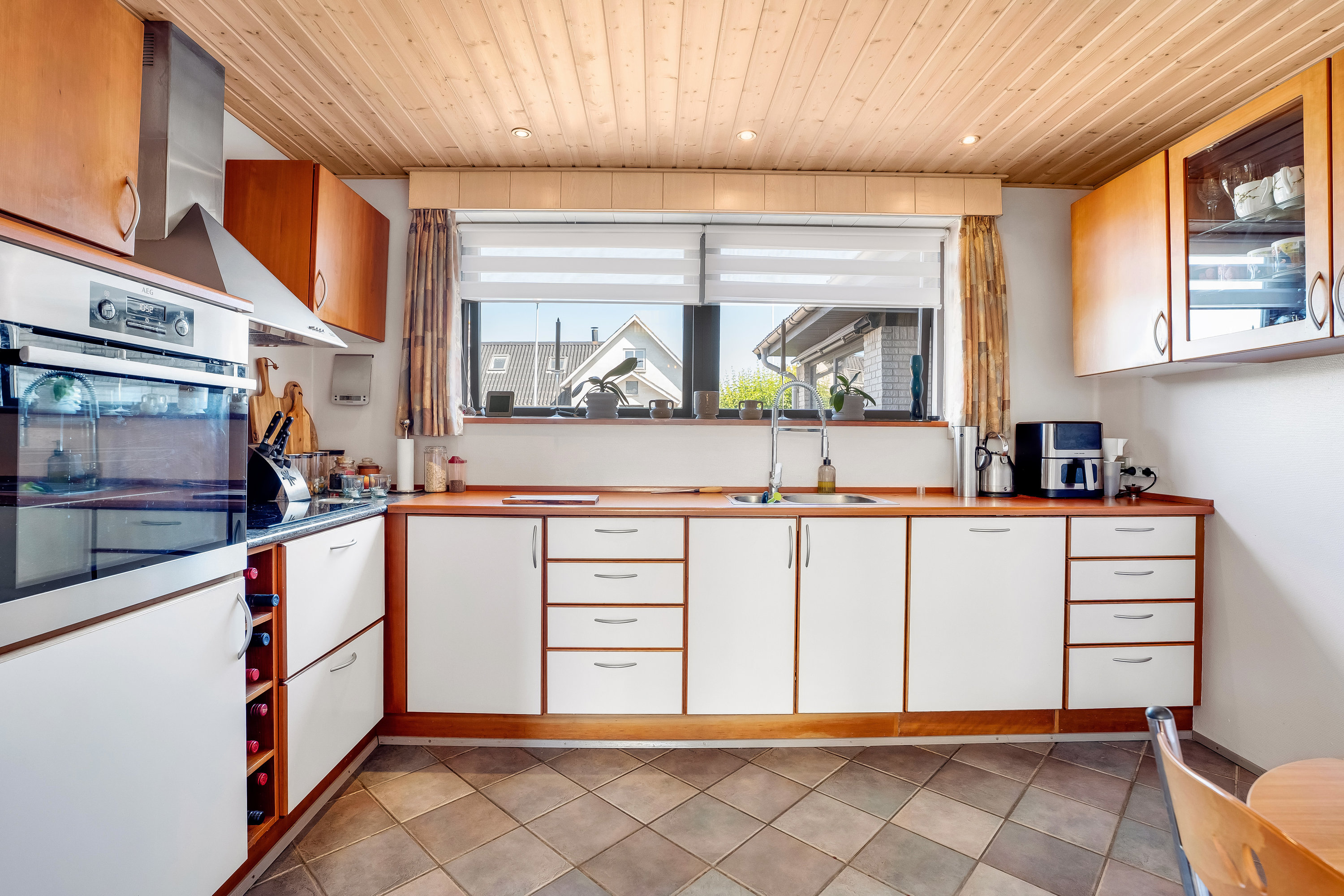 Fremhævet køkken billede i fuldskærmstilstand. Billede af Nymarksvej 32, 4900 Nakskov