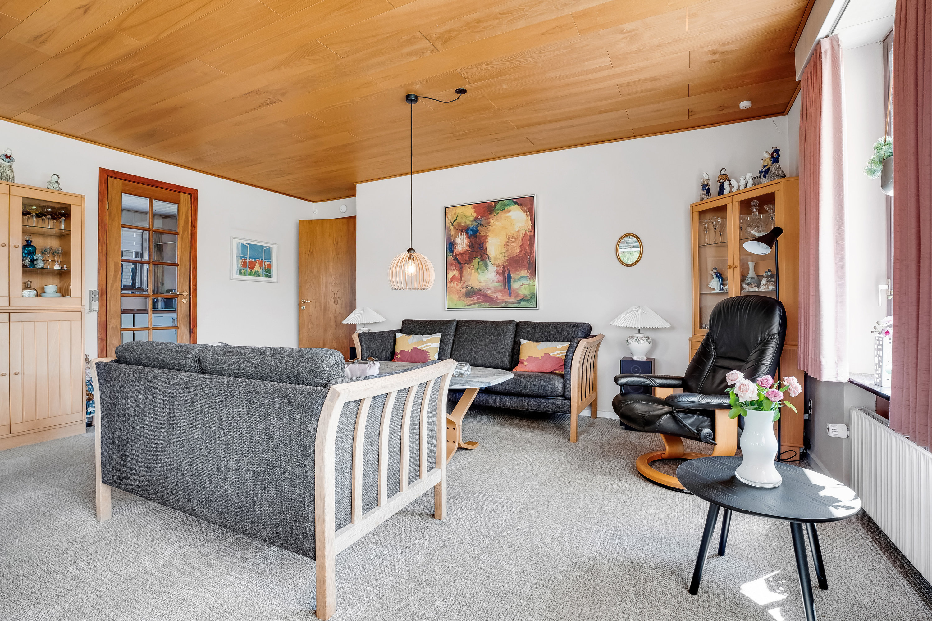 Fremhævet stue billede i fuldskærmstilstand. Billede af Nymarksvej 32, 4900 Nakskov