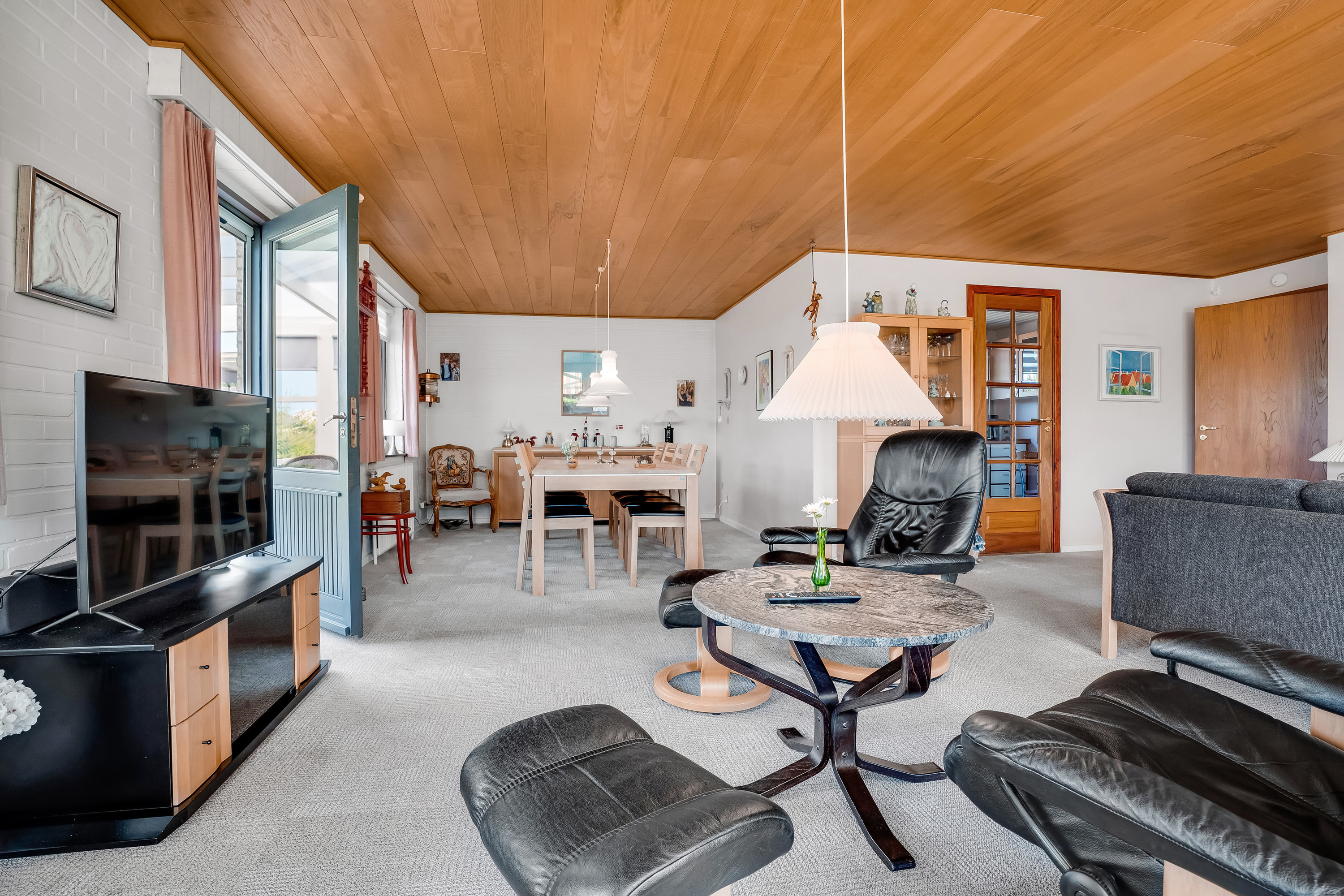 Fremhævet stue billede i fuldskærmstilstand. Billede af Nymarksvej 32, 4900 Nakskov