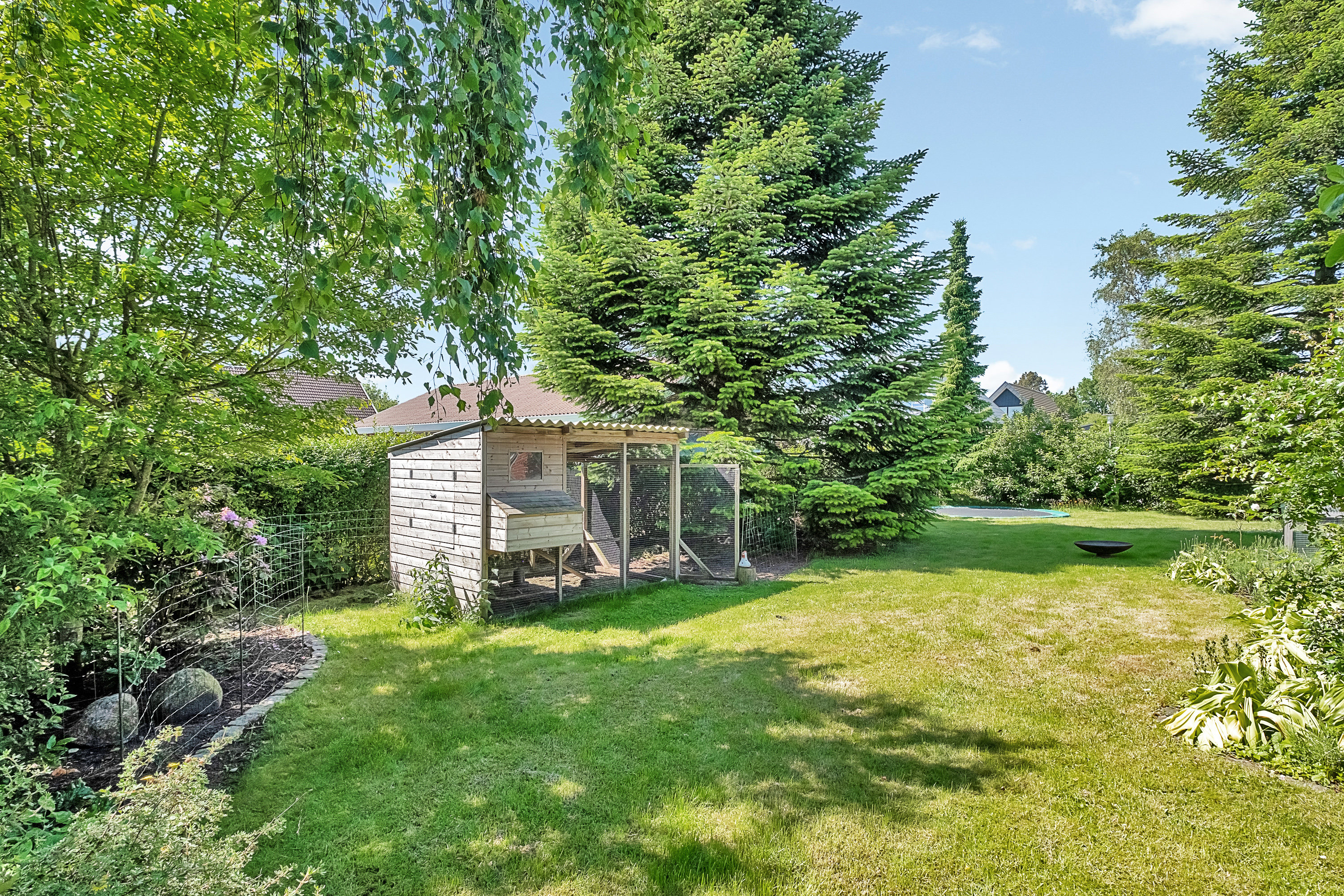 Fremhævet have billede i fuldskærmstilstand. Billede af Rønnehaven 30, 8520 Lystrup