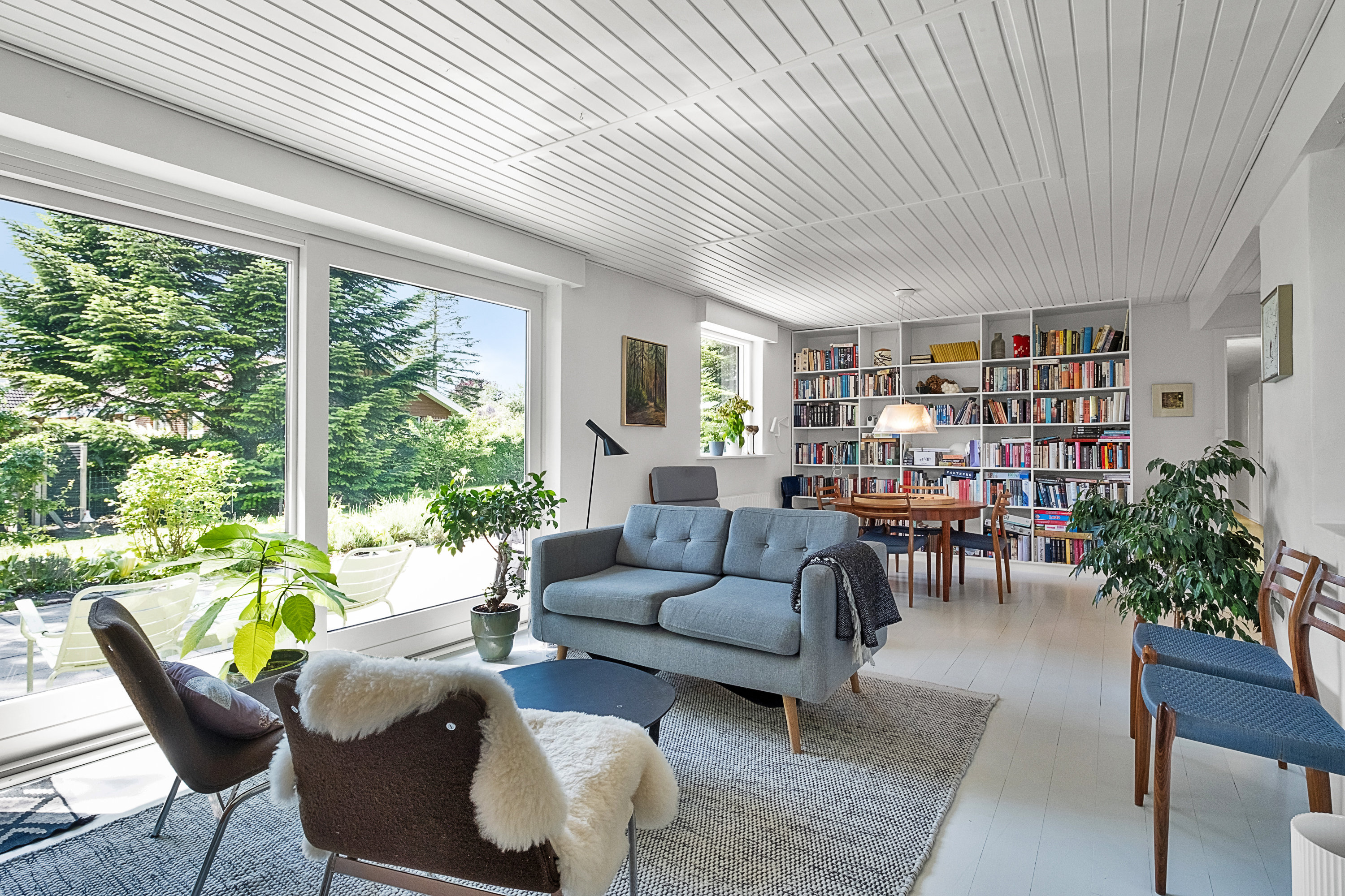 Fremhævet stue billede i fuldskærmstilstand. Billede af Rønnehaven 30, 8520 Lystrup