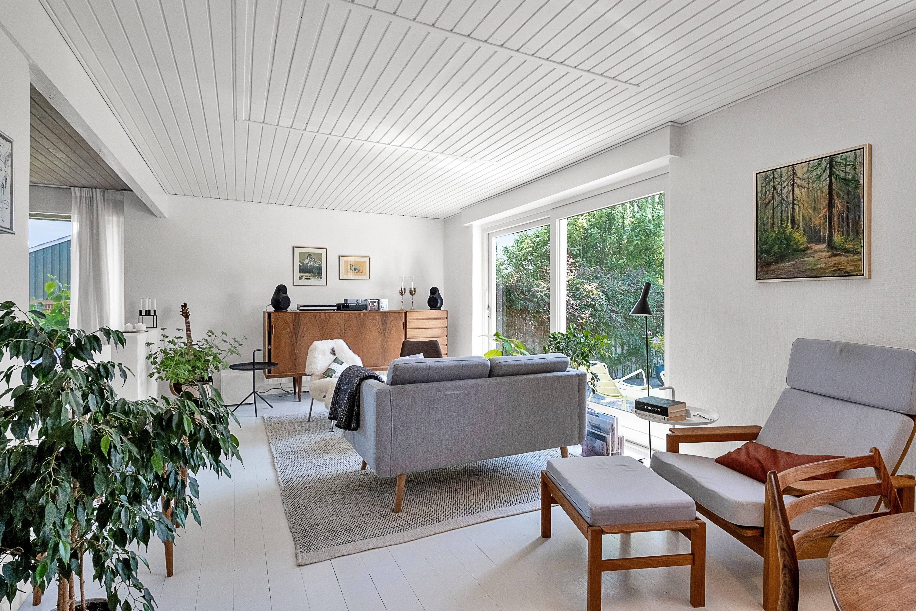 Fremhævet stue billede i fuldskærmstilstand. Billede af Rønnehaven 30, 8520 Lystrup