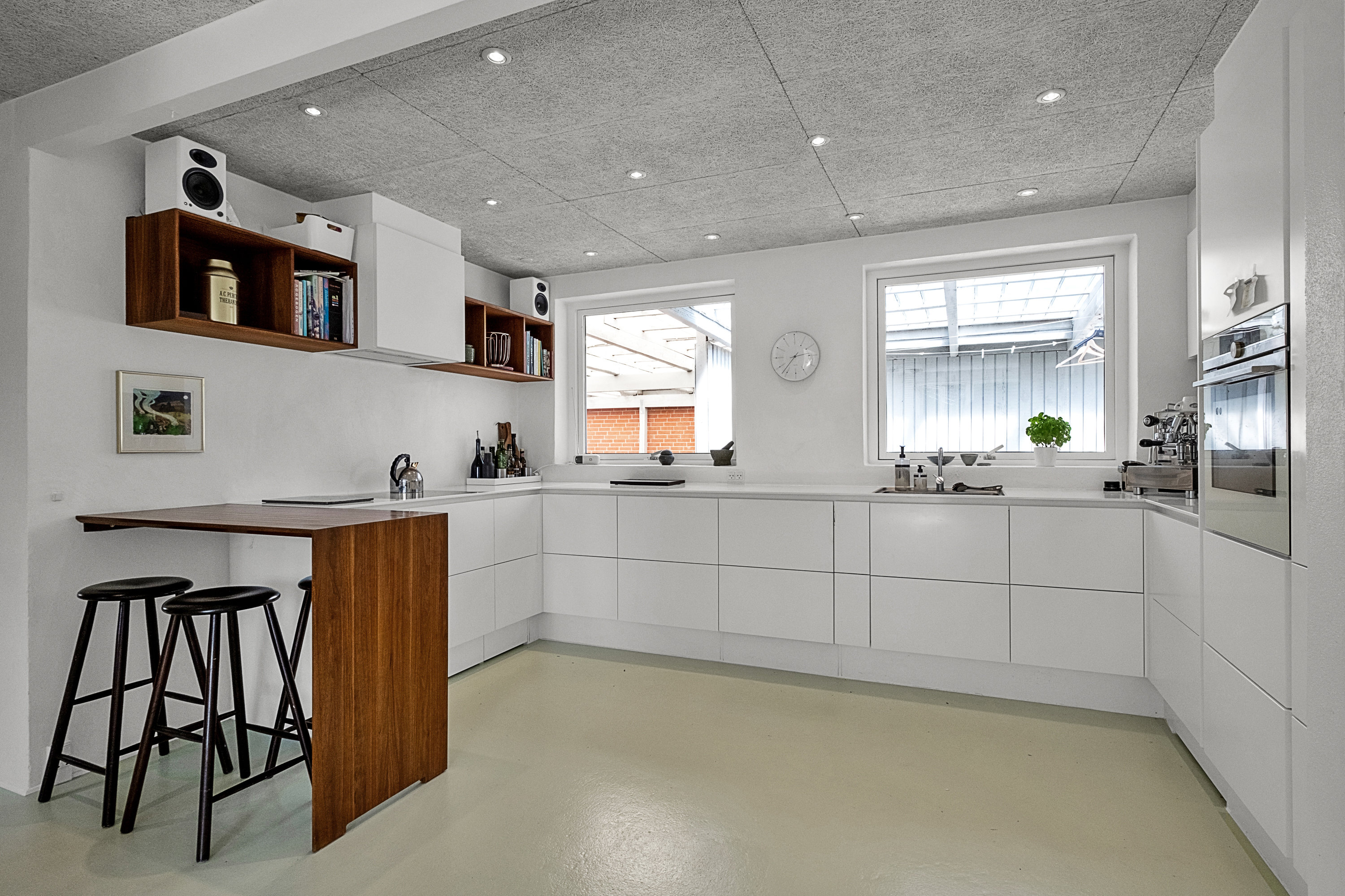 Miniaturebillede 1: køkken alrum. Billede af Rønnehaven 30, 8520 Lystrup