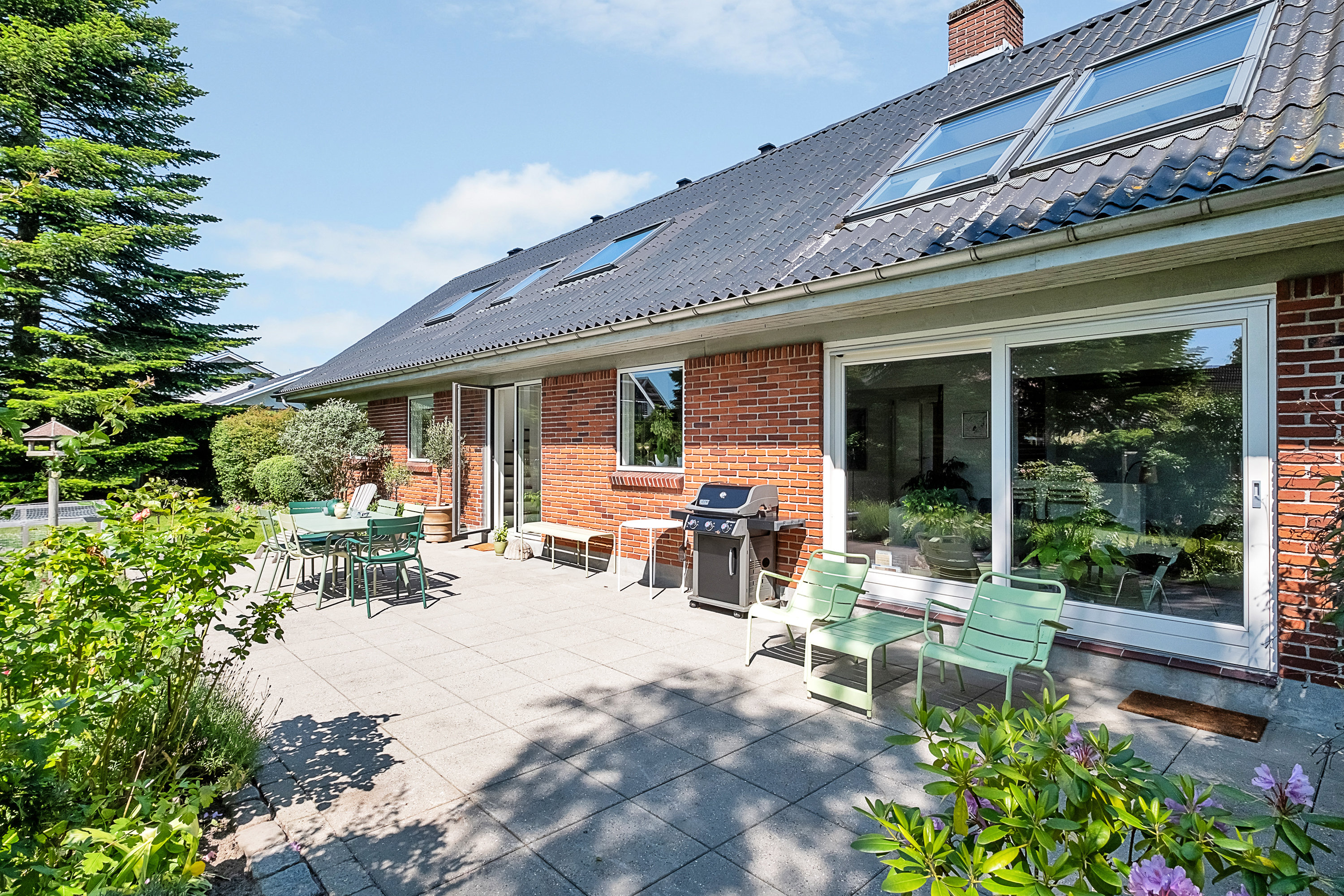 Fremhævet terrasse billede i fuldskærmstilstand. Billede af Rønnehaven 30, 8520 Lystrup