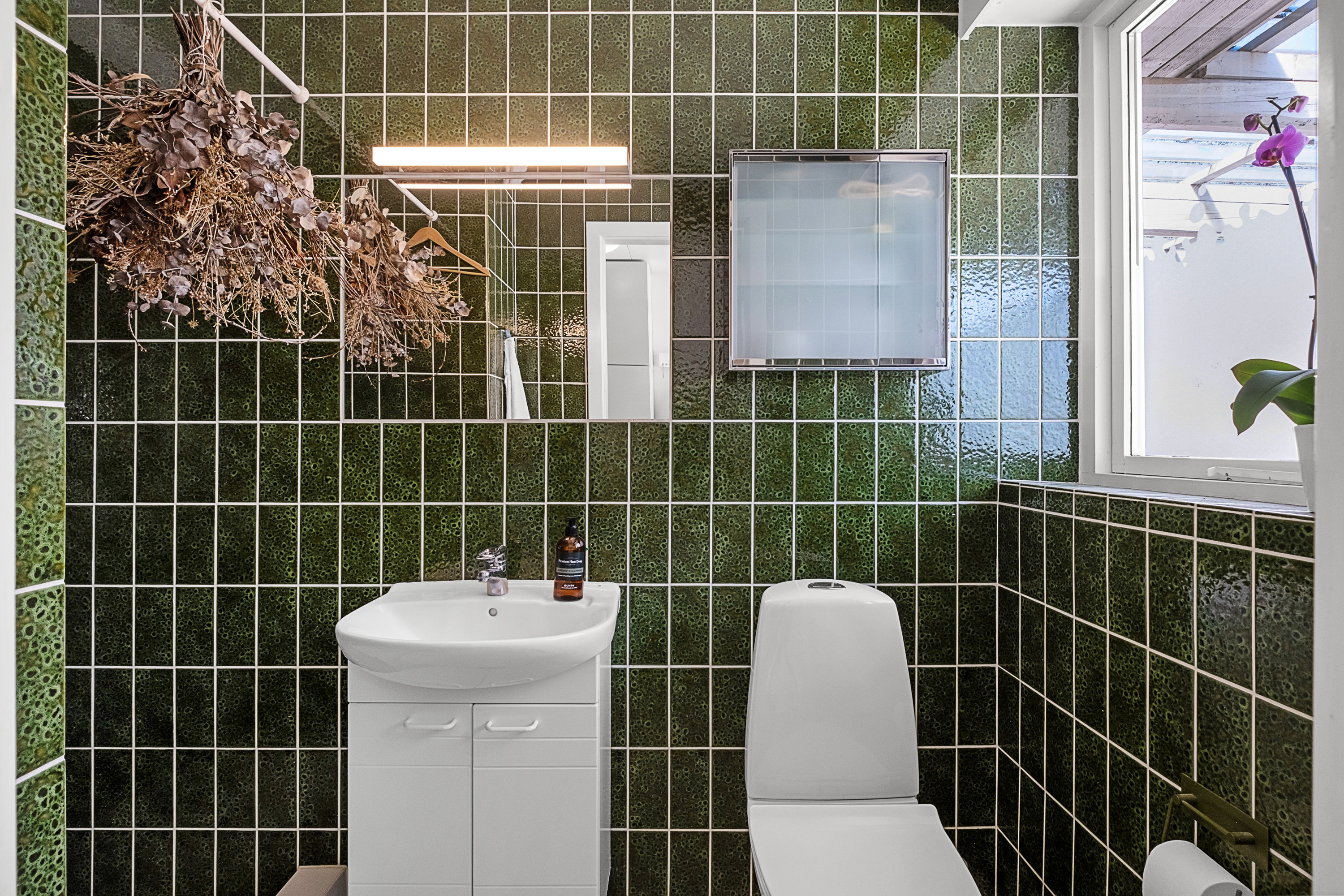 Fremhævet badeværelse billede i fuldskærmstilstand. Billede af Rønnehaven 30, 8520 Lystrup