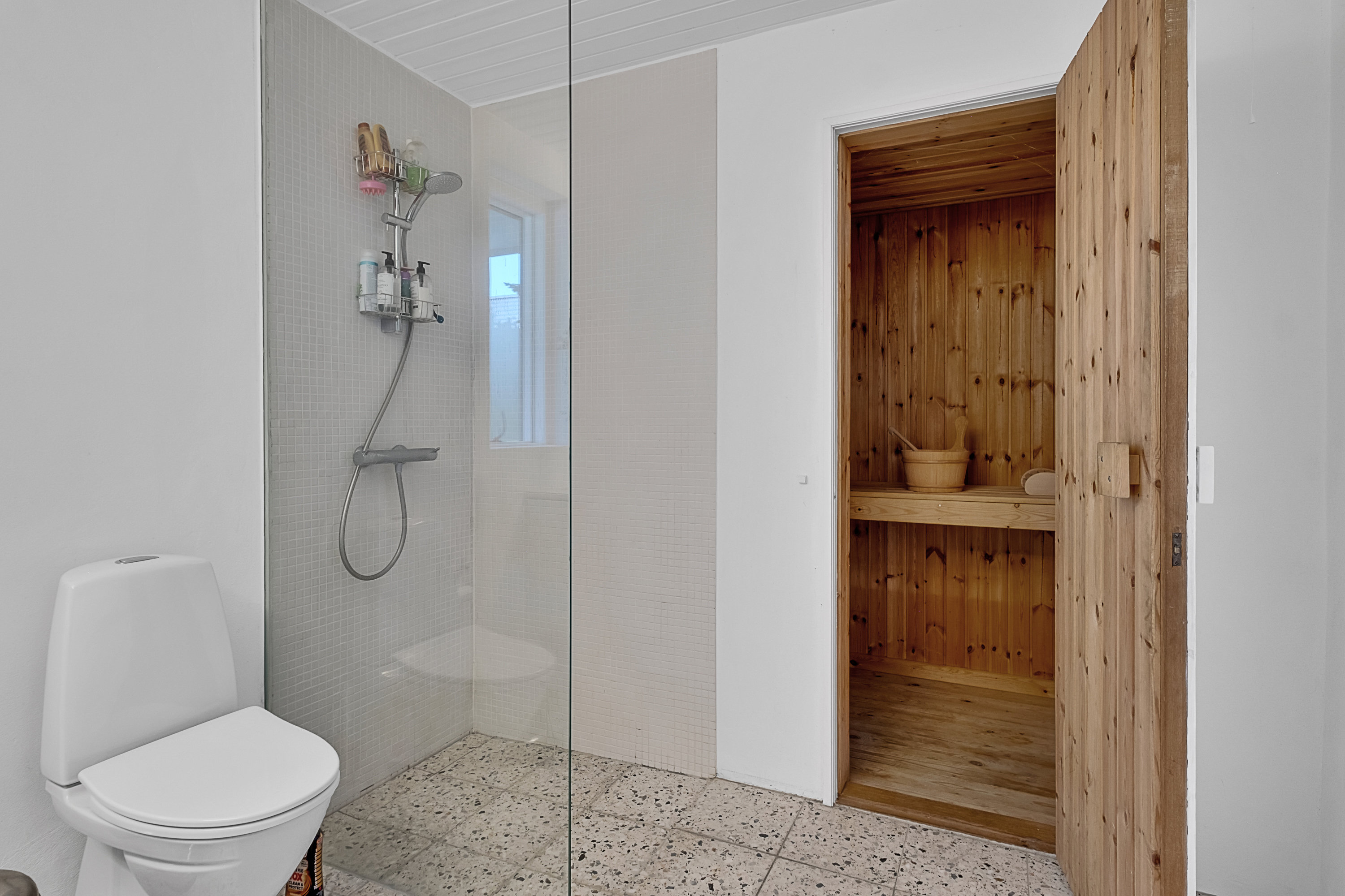 Fremhævet sauna billede i fuldskærmstilstand. Billede af Rønnehaven 30, 8520 Lystrup