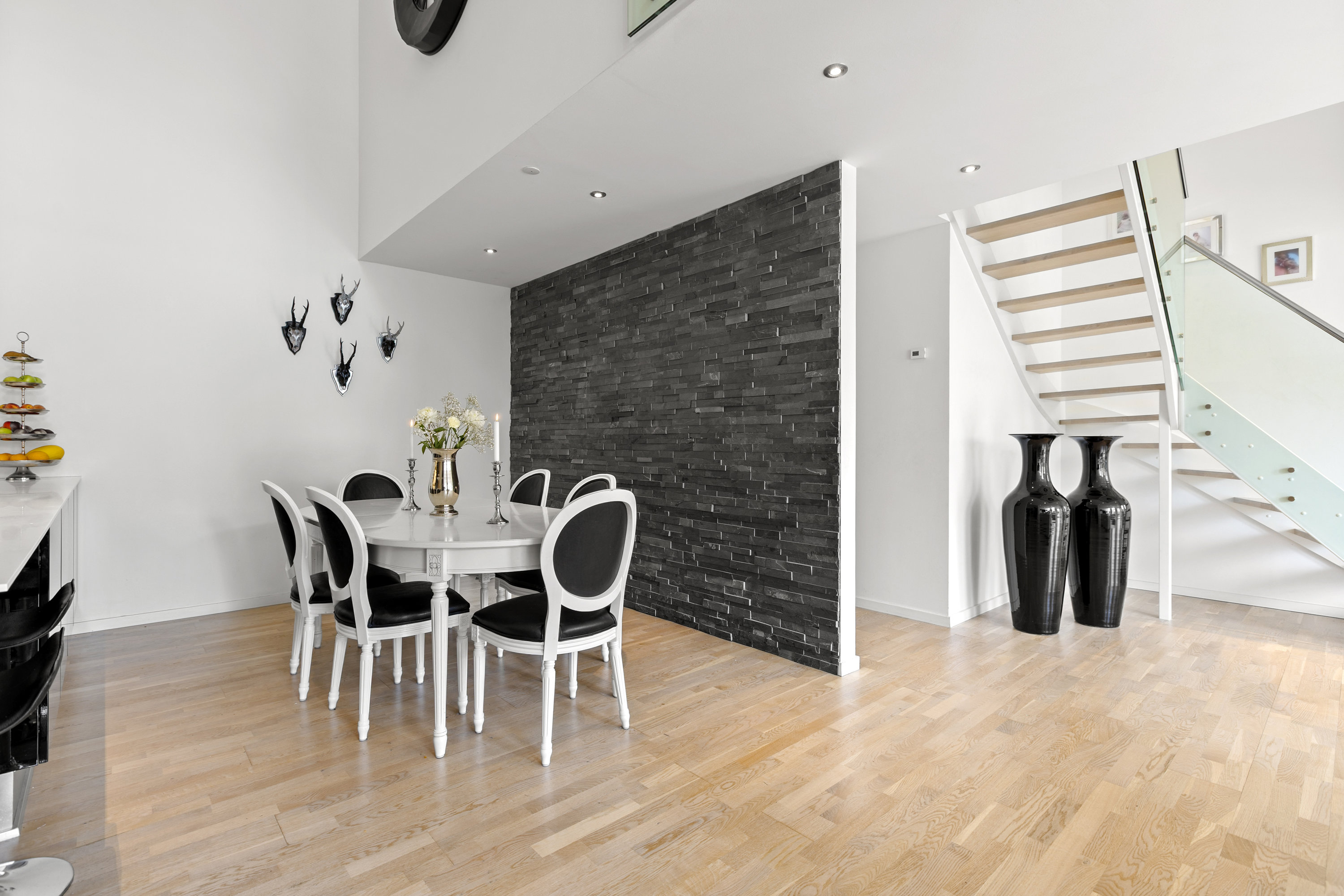 Fremhævet stue billede i fuldskærmstilstand. Billede af Oehlenschlægersgade 15C, 4200 Slagelse